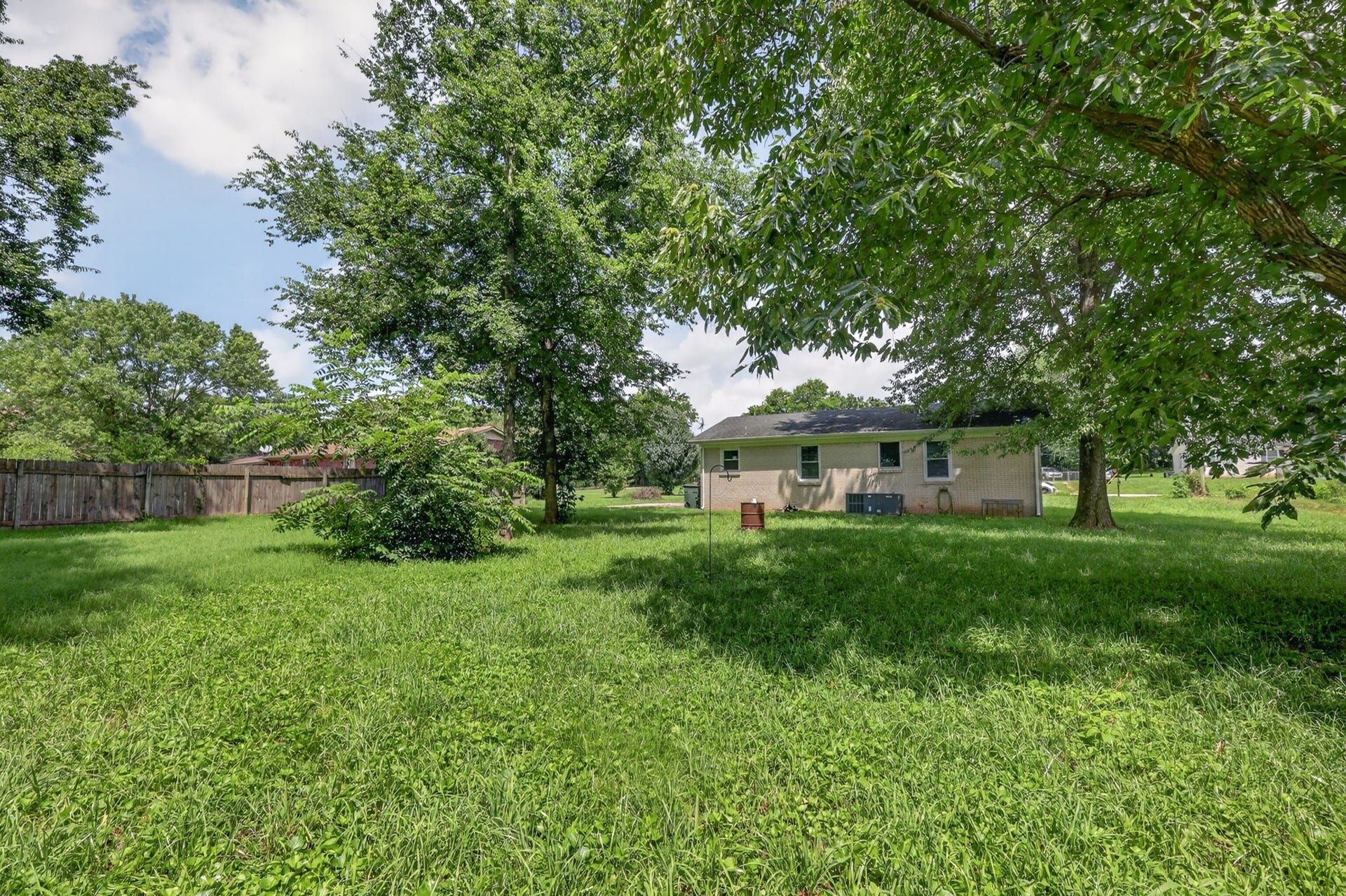 102 Lakeside Dr, Columbia, TN 38401 102 Lakeside Dr, Columbia, TN 38401