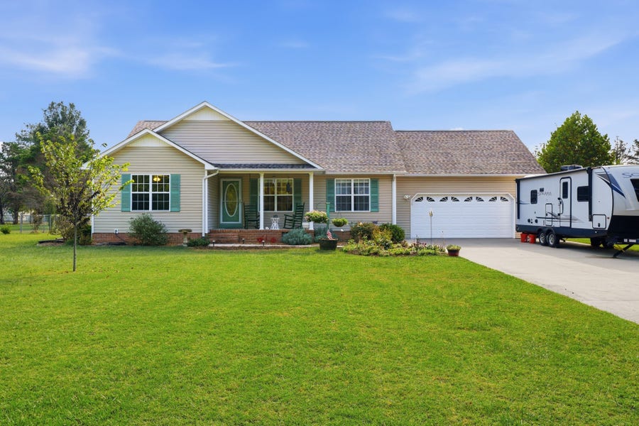 Property photo for 1608 Parker Rd, Manchester, TN