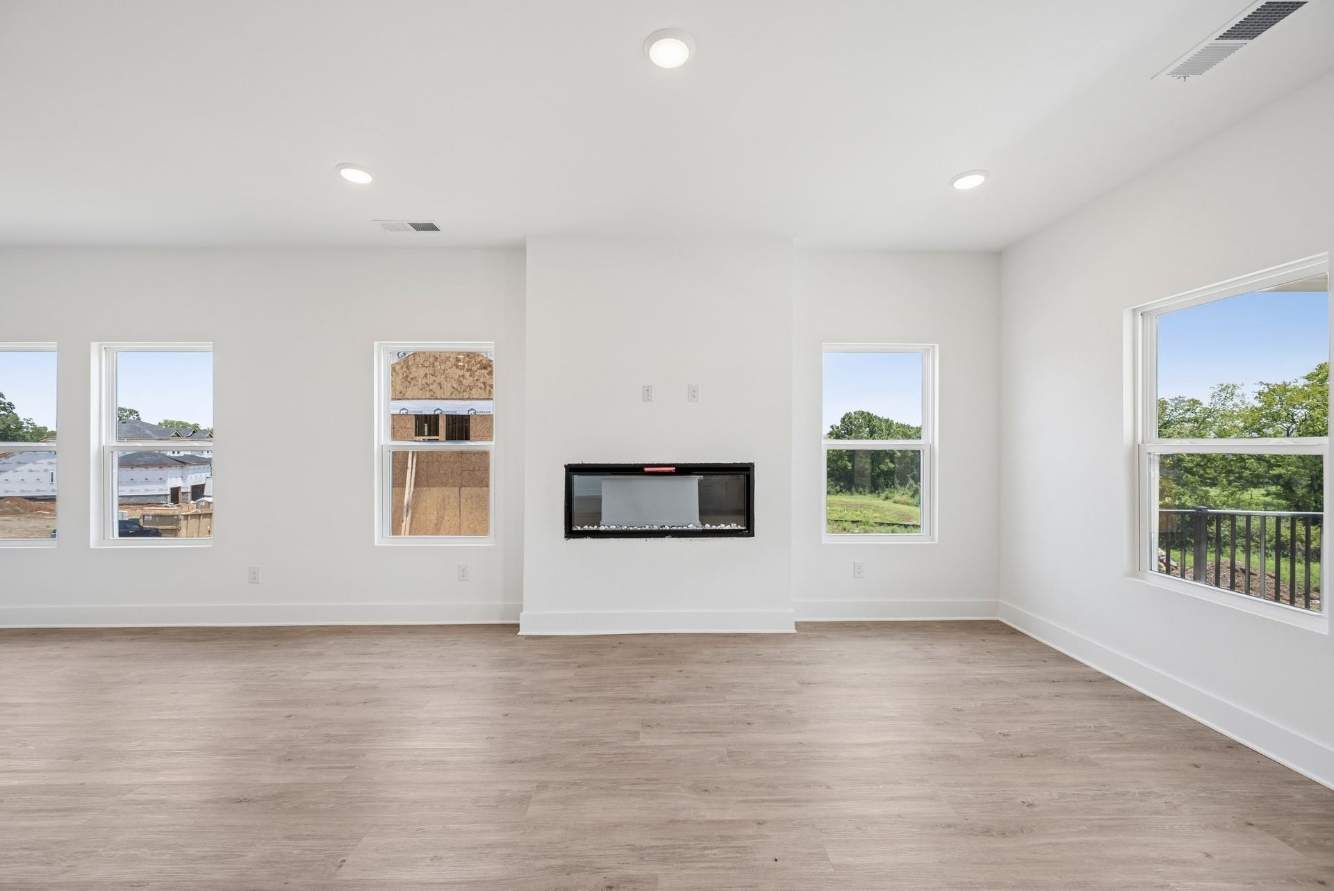 3204 Gravity Dr, Columbia, TN 38401 Living Room