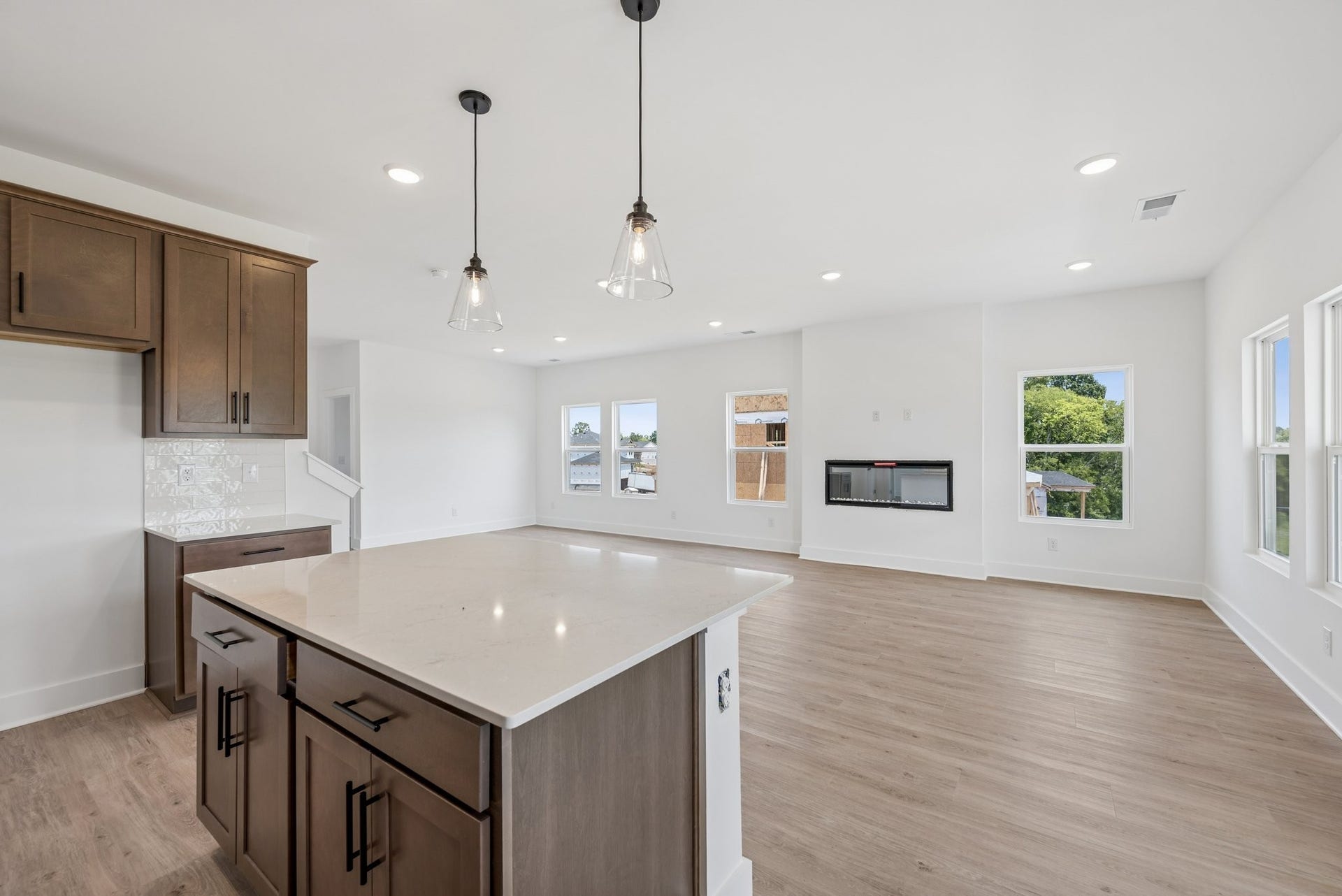 3204 Gravity Dr, Columbia, TN 38401 Kitchen