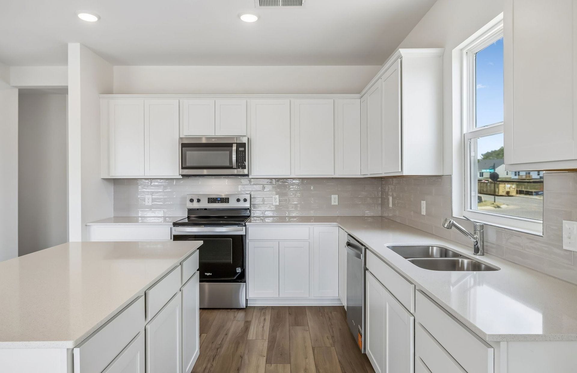 3241 Barrel Oak Pass, Columbia, TN 38401