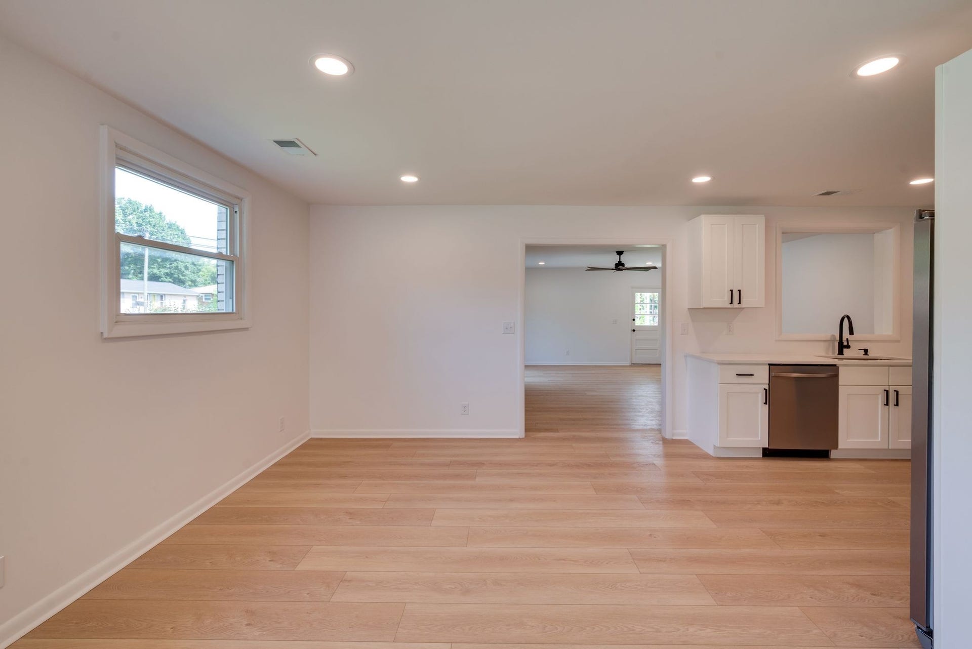 3234 Moorewood Dr, Nashville, TN 37207 Dining area