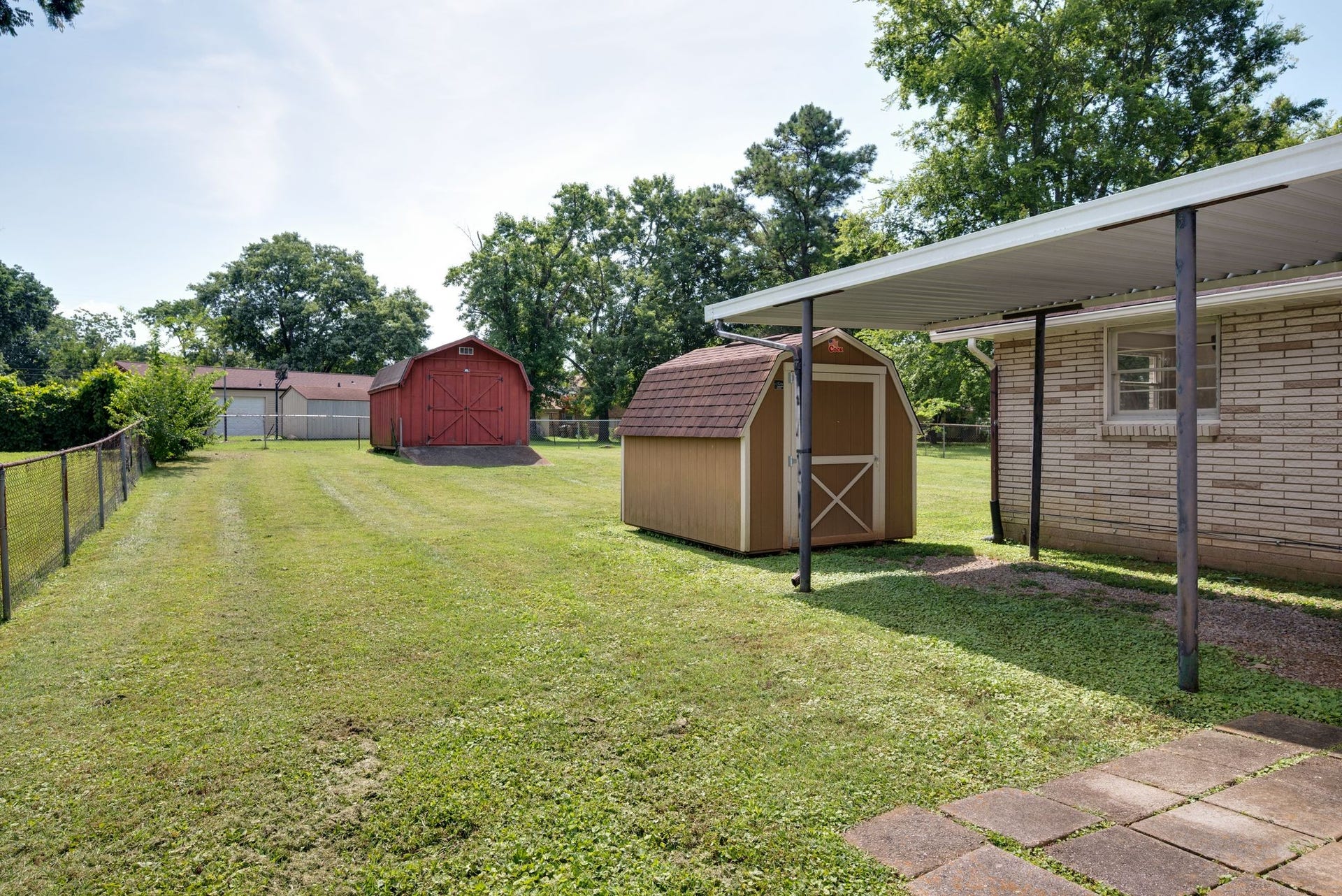 3234 Moorewood Dr, Nashville, TN 37207 2 Storage sheds
