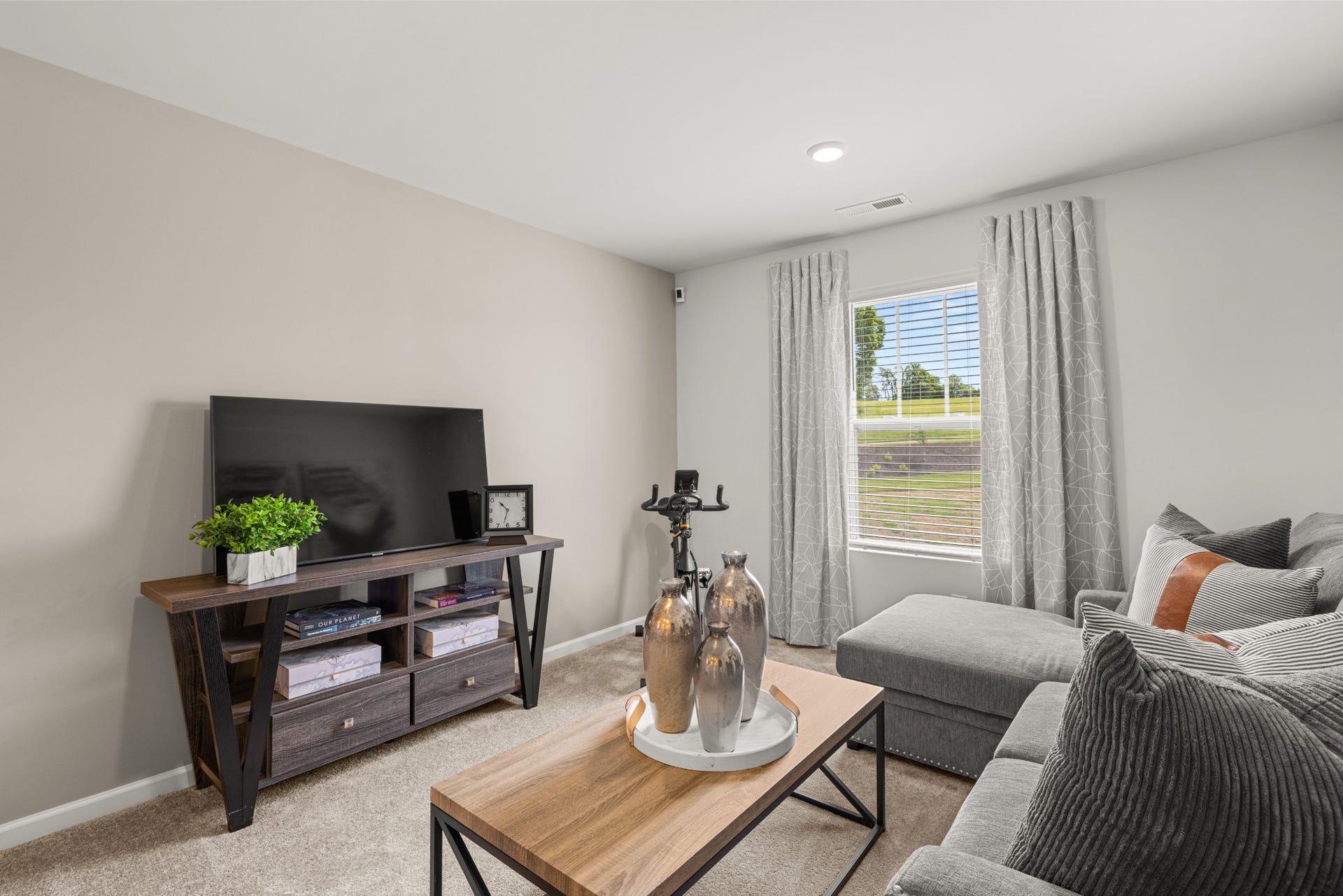 2053 Nectar Ln, Columbia, TN 38401 2053 Nectar Ln, Columbia, TN 38401