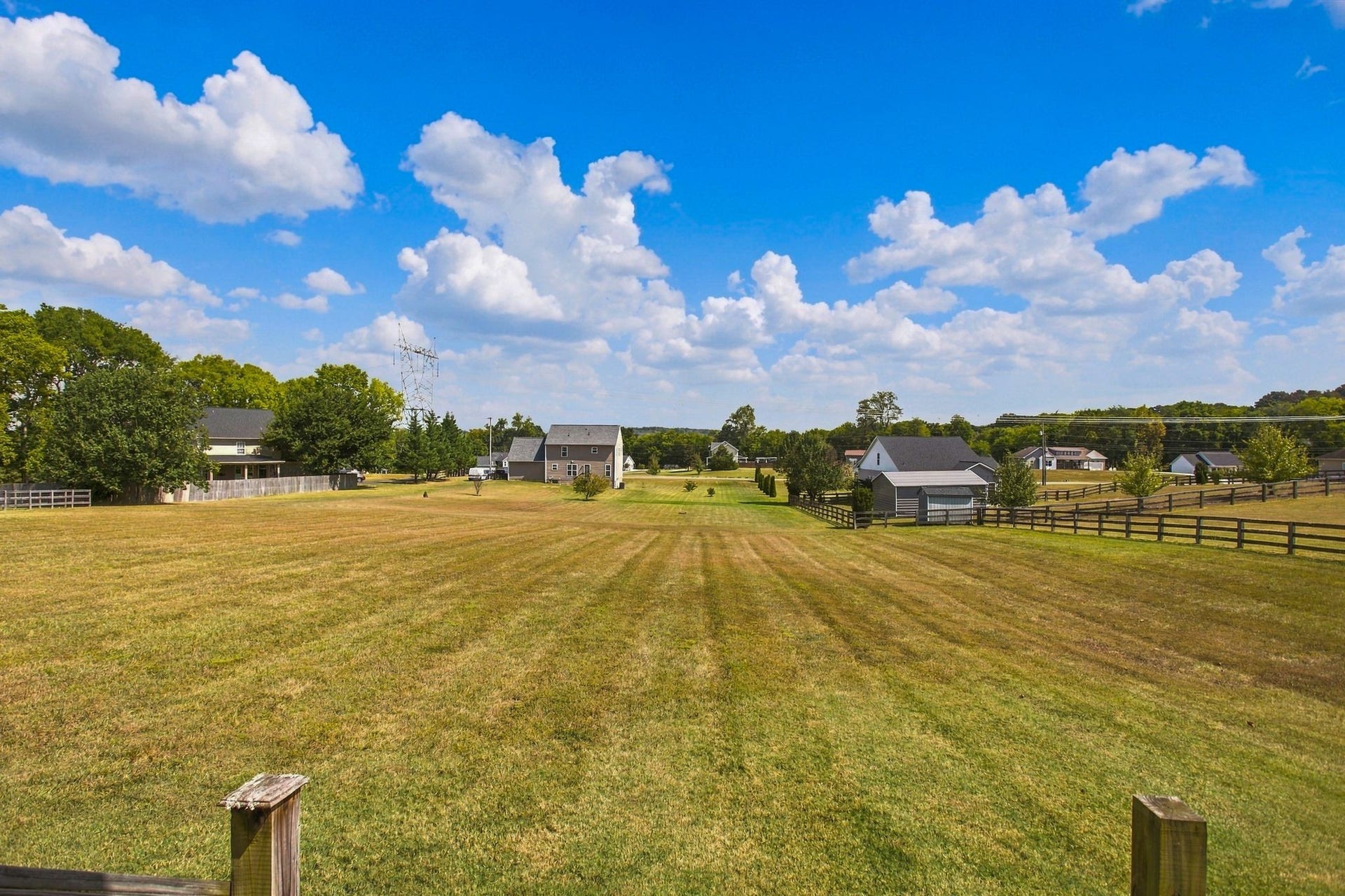 1208 Wiltshire Ct, Columbia, TN 38401 1208 Wiltshire Ct, Columbia, TN 38401
