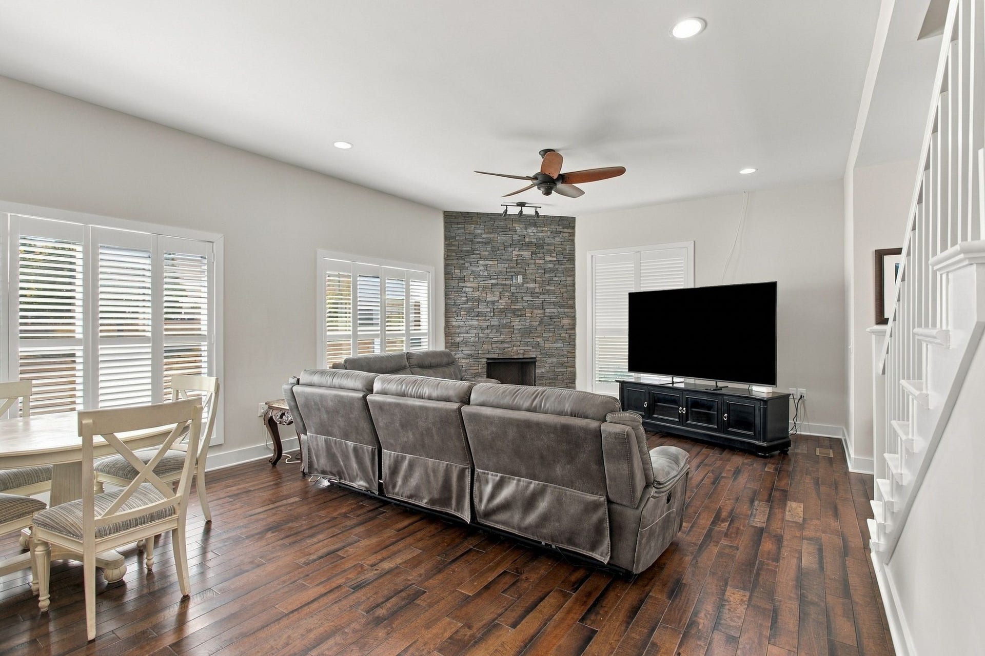 1208 Wiltshire Ct, Columbia, TN 38401 1208 Wiltshire Ct, Columbia, TN 38401