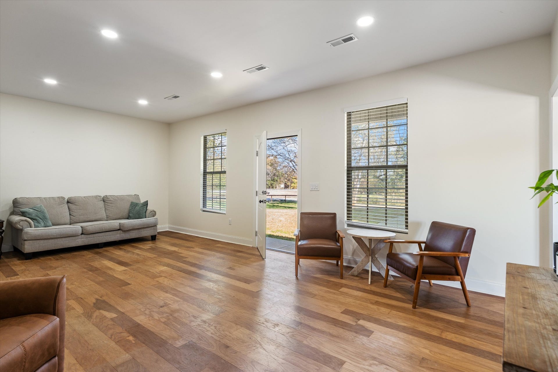 4999 Crescent Ln, Murfreesboro, TN 37128 4999 Crescent Ln, Murfreesboro, TN 37128
