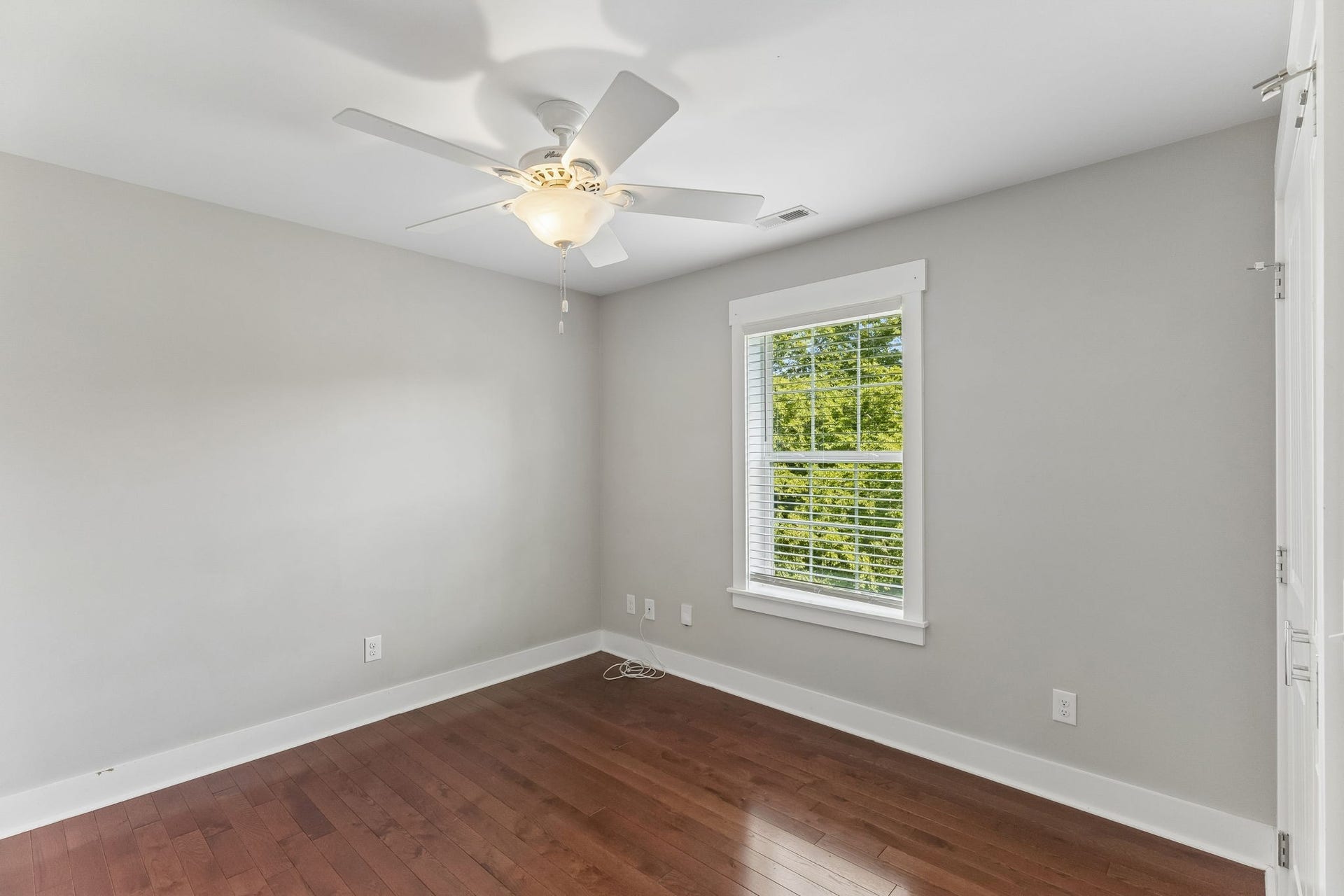 721 Poplar St, Columbia, TN 38401 721 Poplar St, Columbia, TN 38401