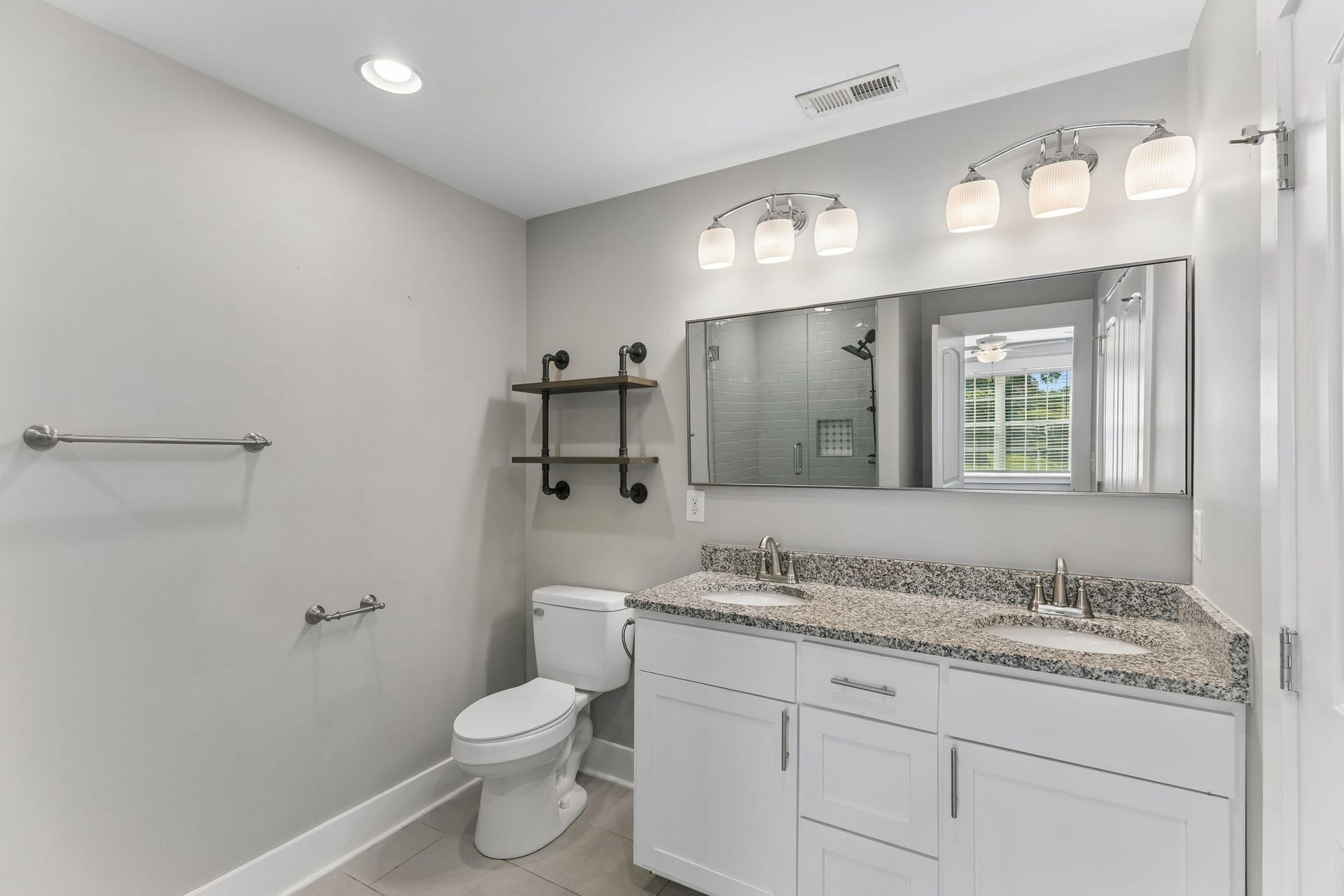 721 Poplar St, Columbia, TN 38401 721 Poplar St, Columbia, TN 38401