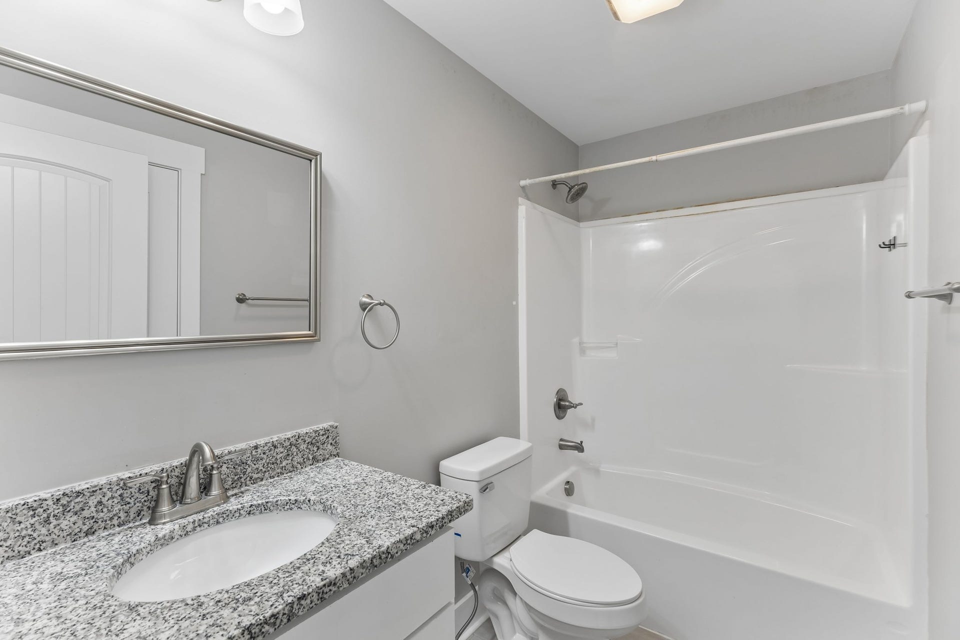 721 Poplar St, Columbia, TN 38401 721 Poplar St, Columbia, TN 38401