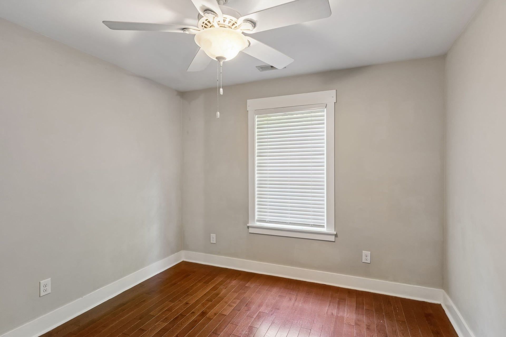 721 Poplar St, Columbia, TN 38401 721 Poplar St, Columbia, TN 38401