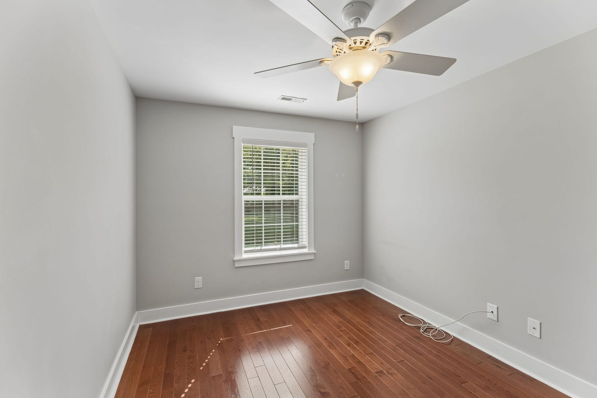 721 Poplar St, Columbia, TN 38401 721 Poplar St, Columbia, TN 38401