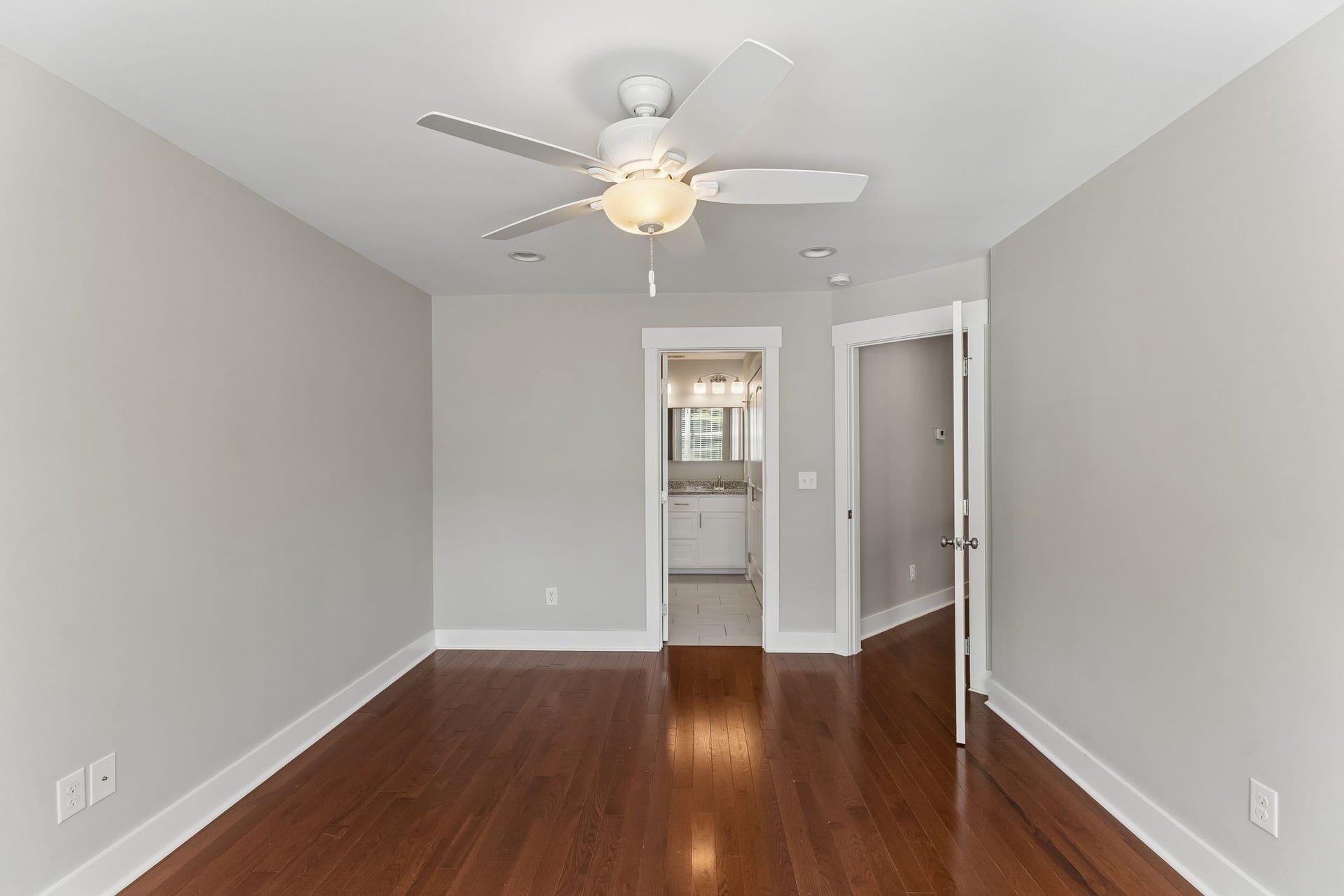721 Poplar St, Columbia, TN 38401 721 Poplar St, Columbia, TN 38401