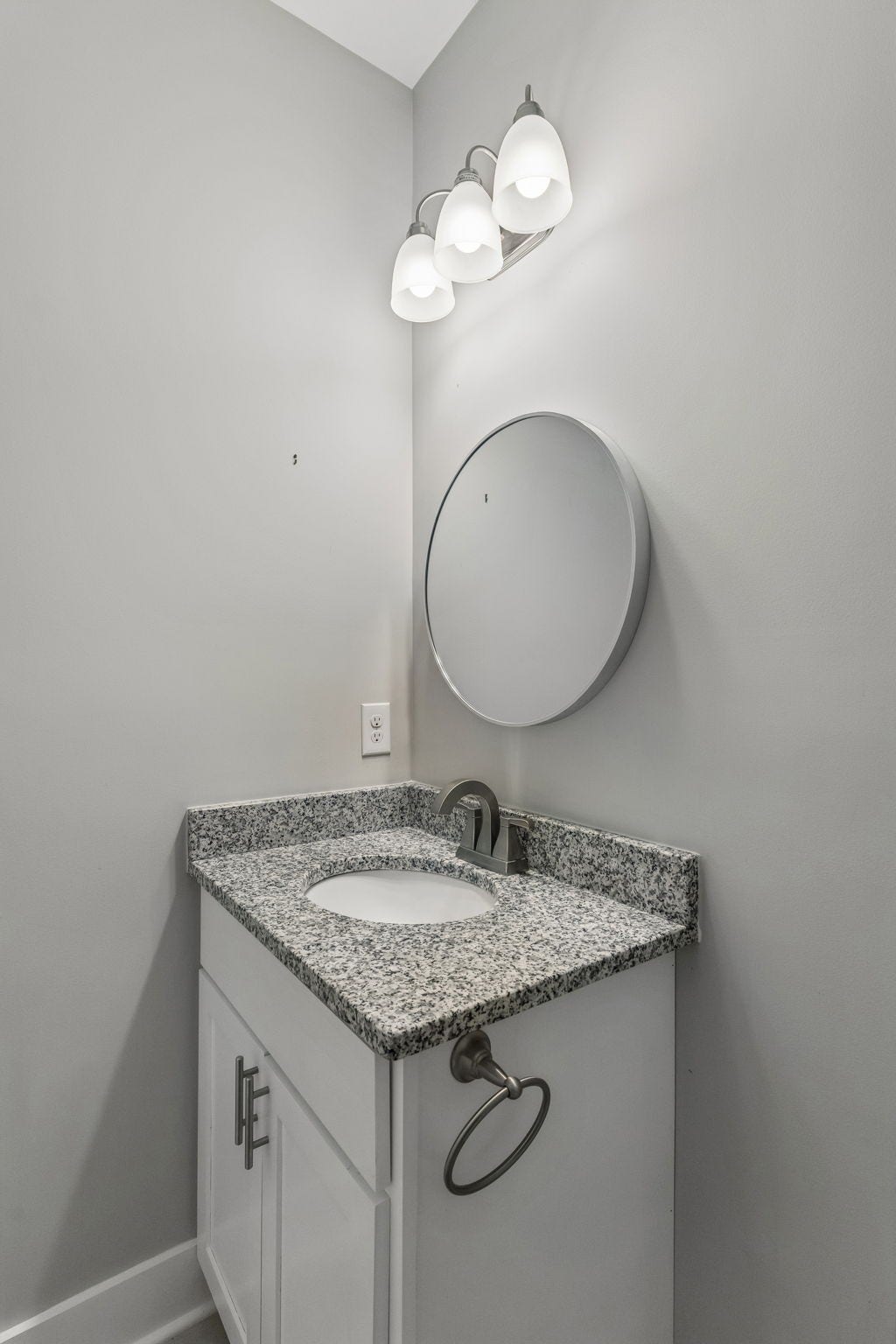 721 Poplar St, Columbia, TN 38401 721 Poplar St, Columbia, TN 38401