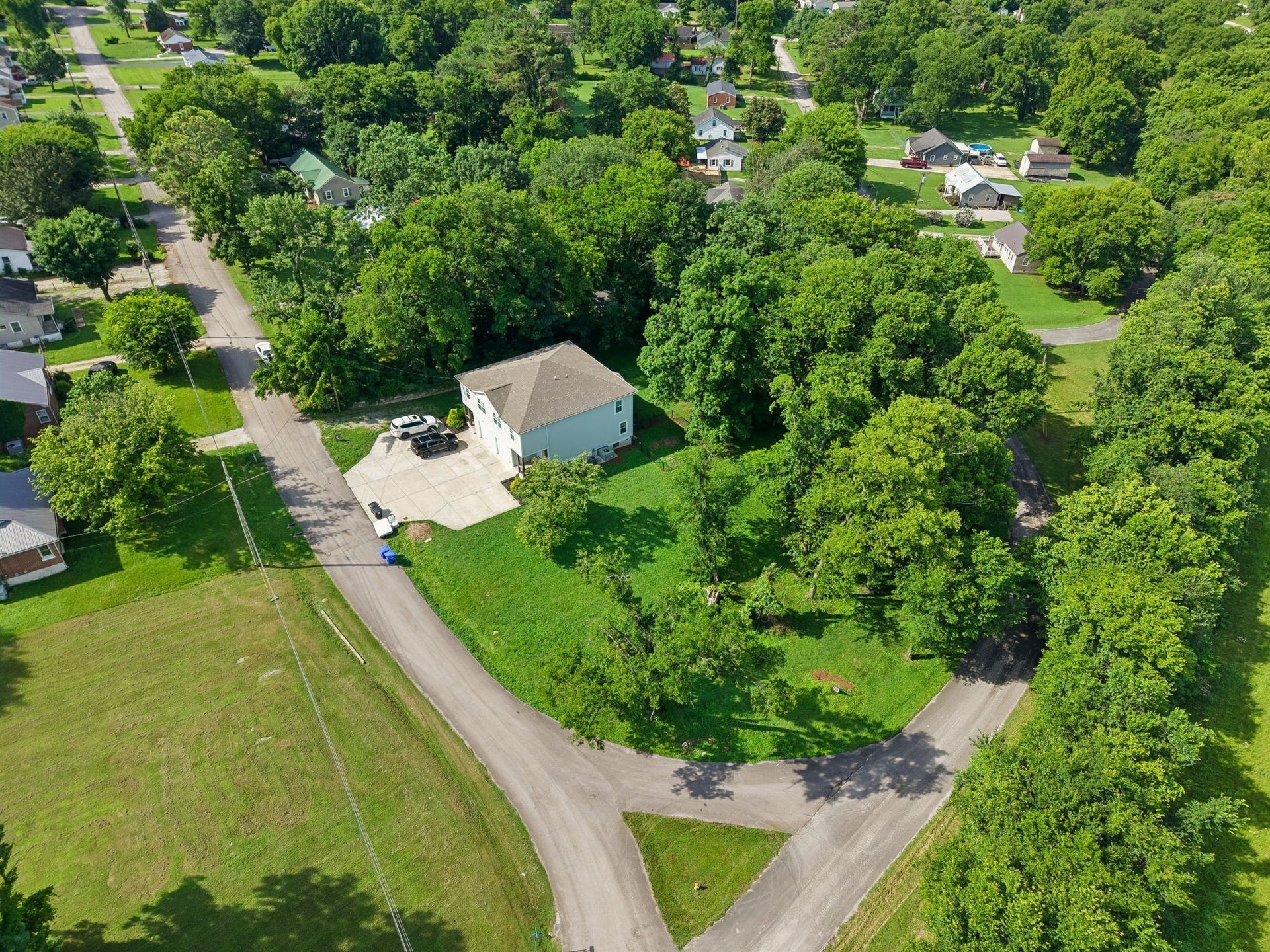 721 Poplar St, Columbia, TN 38401 721 Poplar St, Columbia, TN 38401