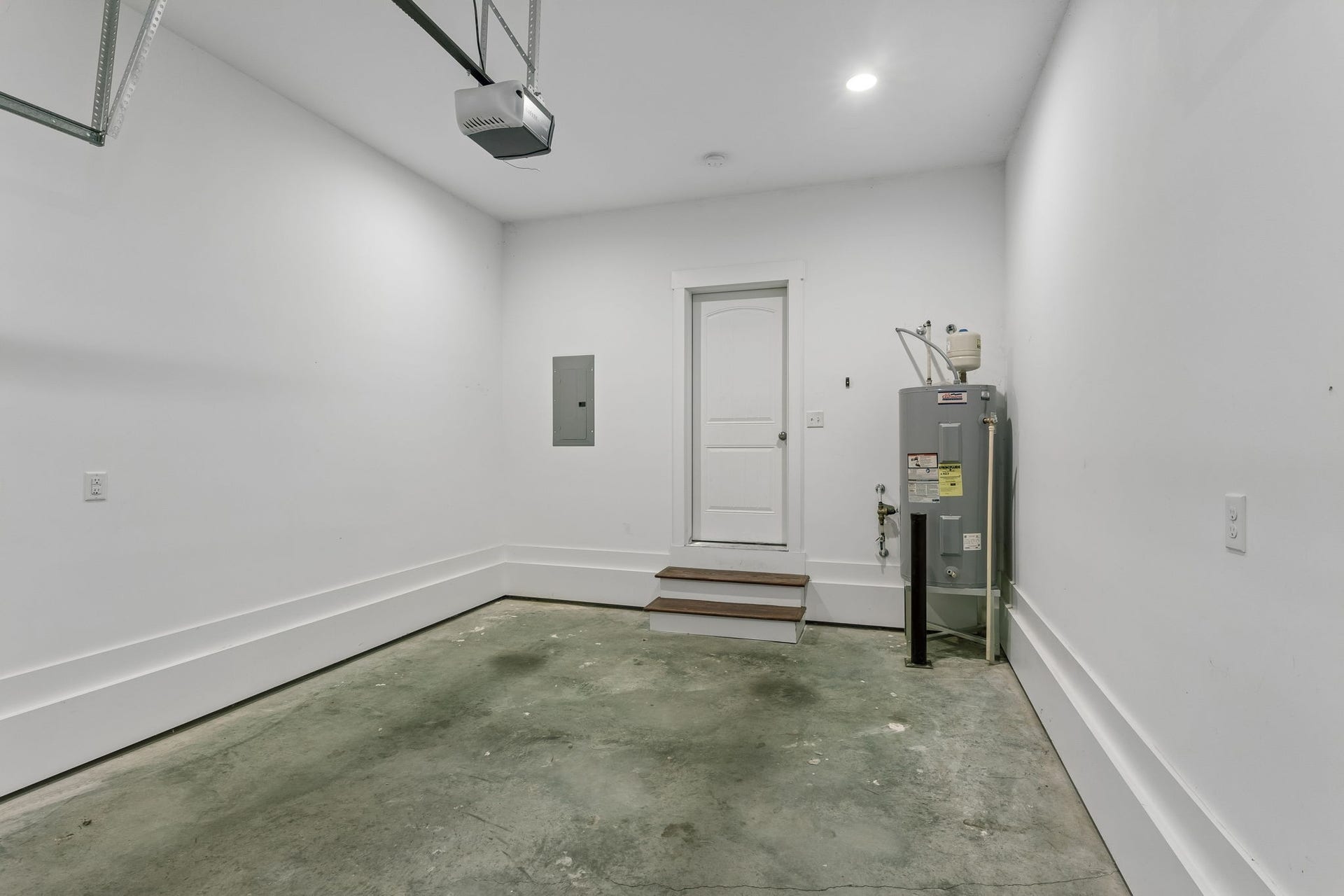 721 Poplar St, Columbia, TN 38401 721 Poplar St, Columbia, TN 38401