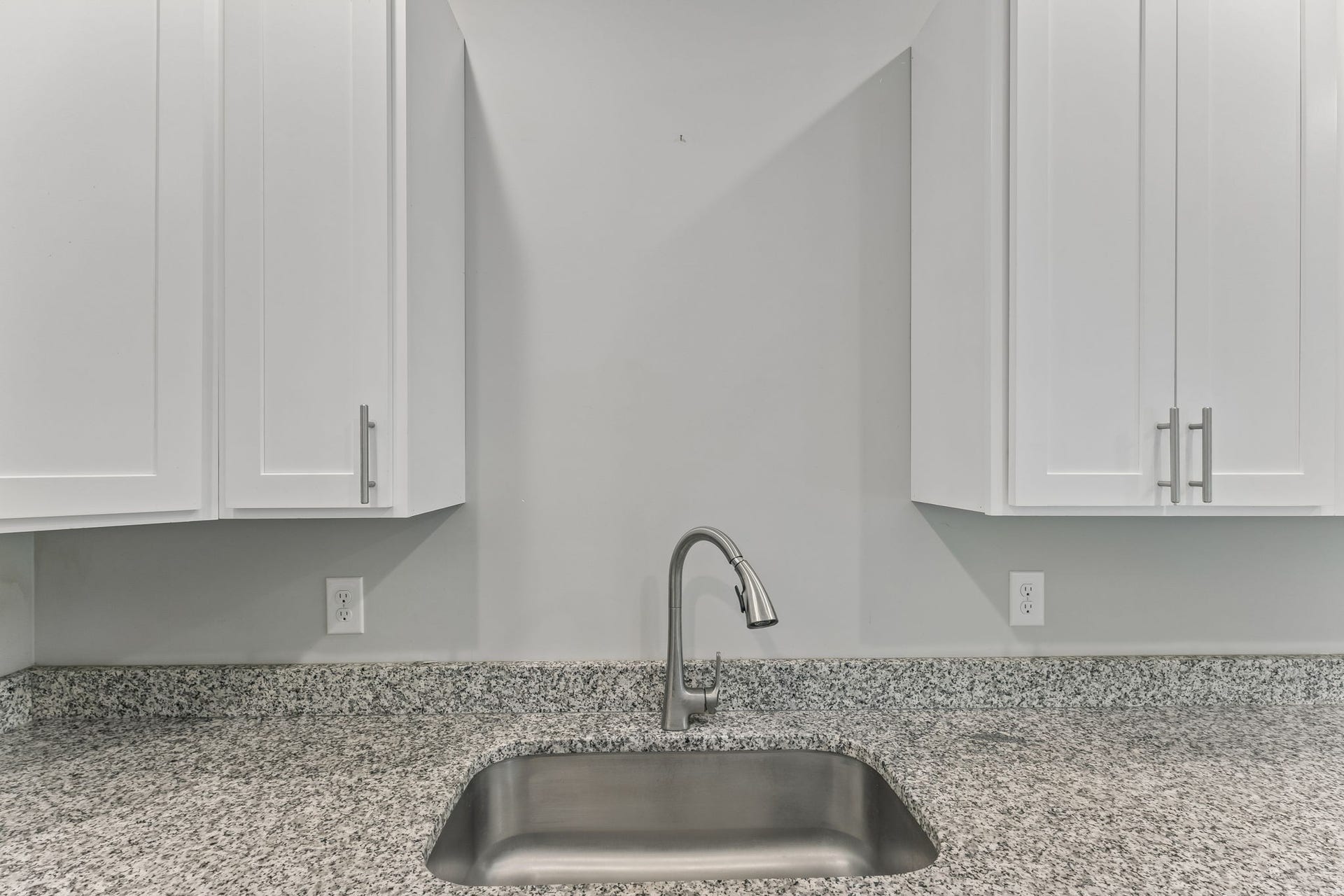721 Poplar St, Columbia, TN 38401 721 Poplar St, Columbia, TN 38401