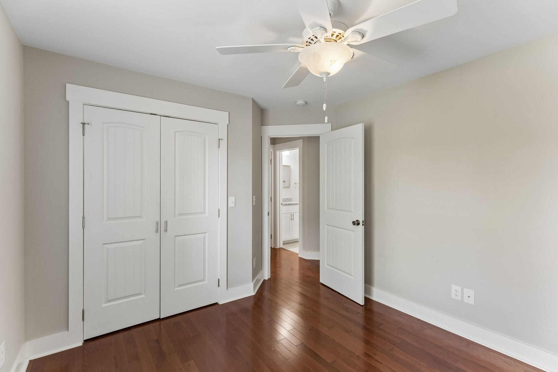 721 Poplar St, Columbia, TN 38401 721 Poplar St, Columbia, TN 38401