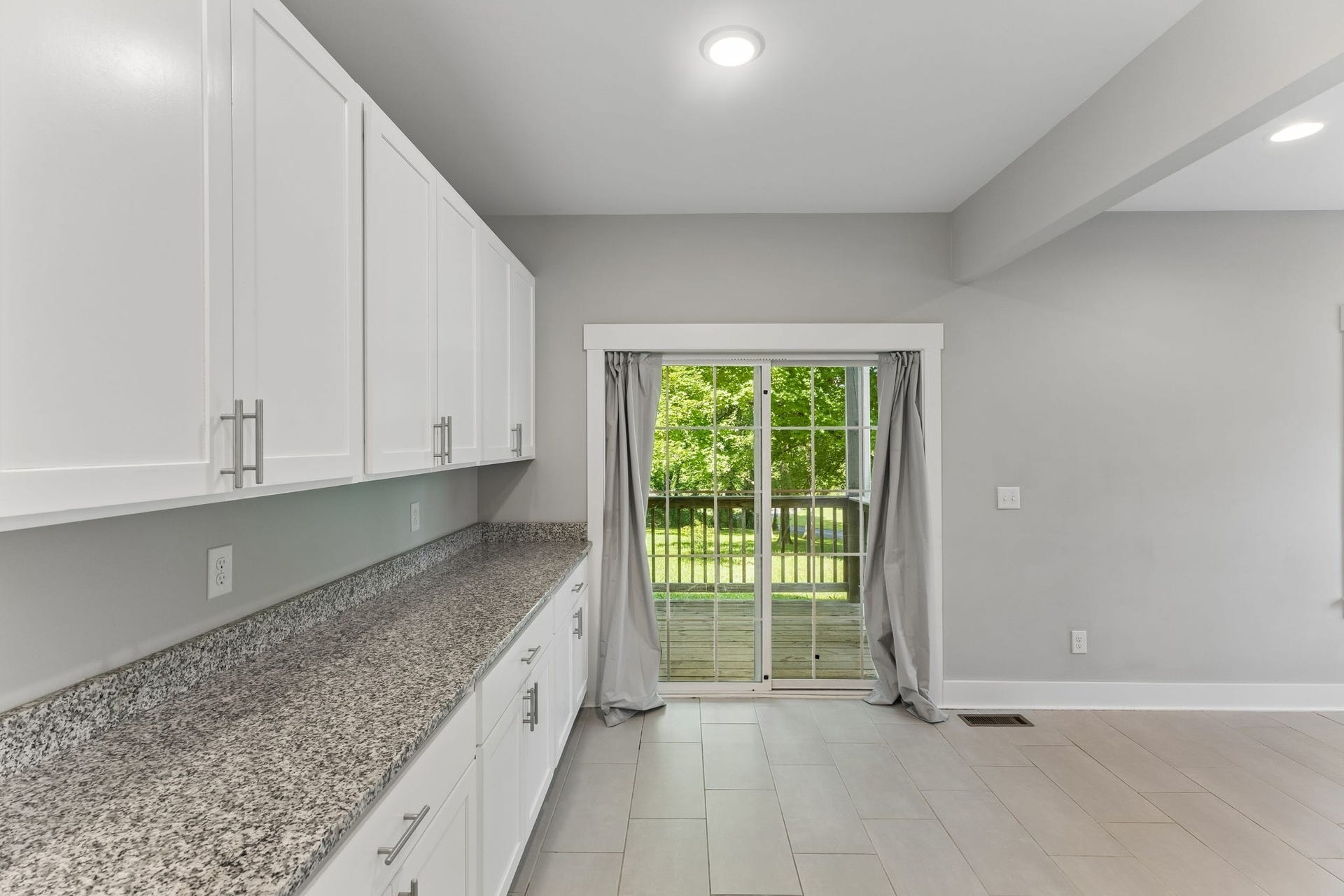 721 Poplar St, Columbia, TN 38401 721 Poplar St, Columbia, TN 38401