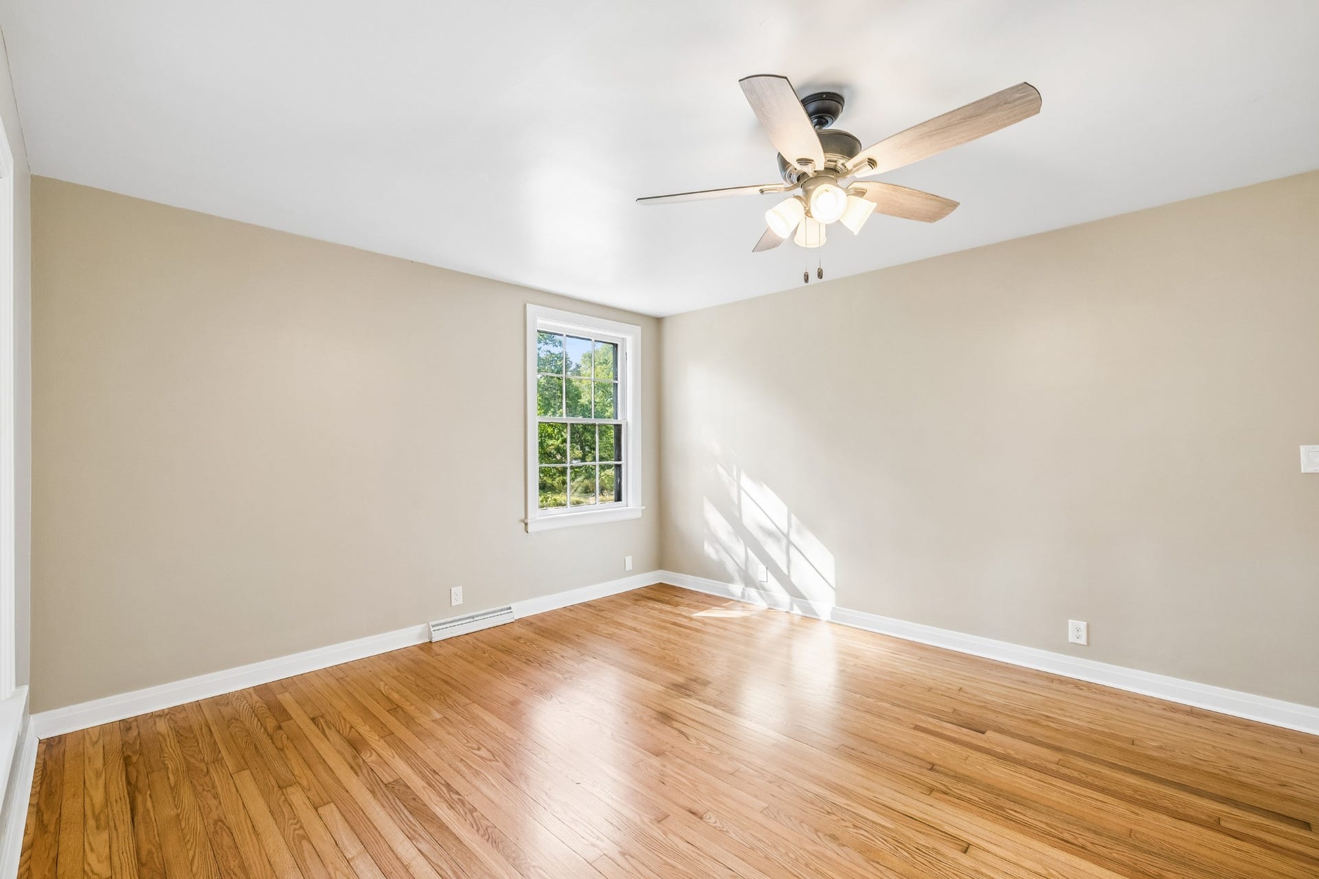 909 Hillcrest Ave, Columbia, TN 38401 909 Hillcrest Ave, Columbia, TN 38401
