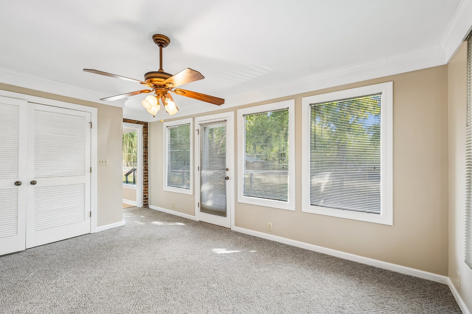 909 Hillcrest Ave, Columbia, TN 38401 909 Hillcrest Ave, Columbia, TN 38401
