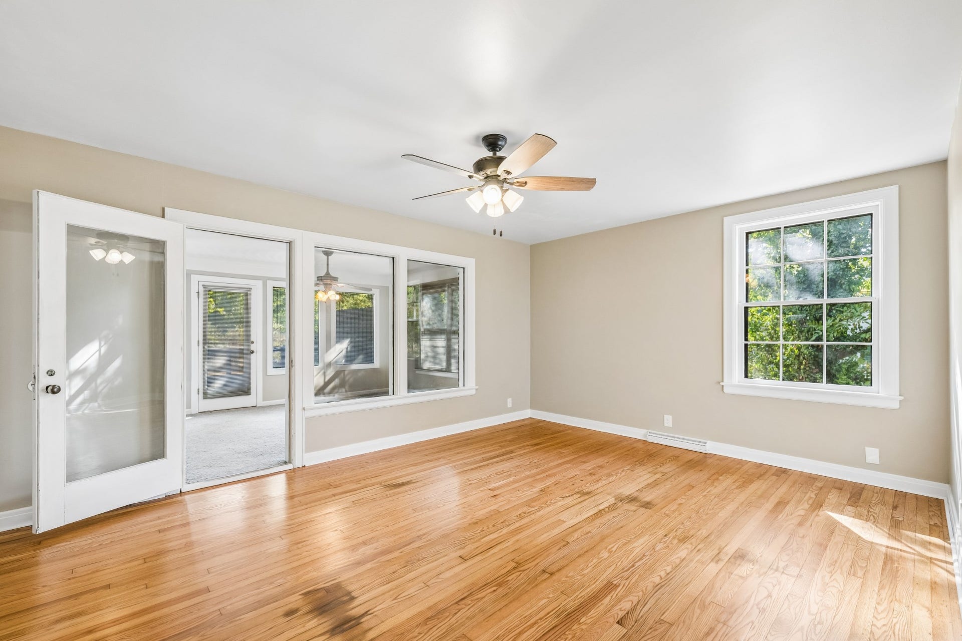 909 Hillcrest Ave, Columbia, TN 38401 909 Hillcrest Ave, Columbia, TN 38401