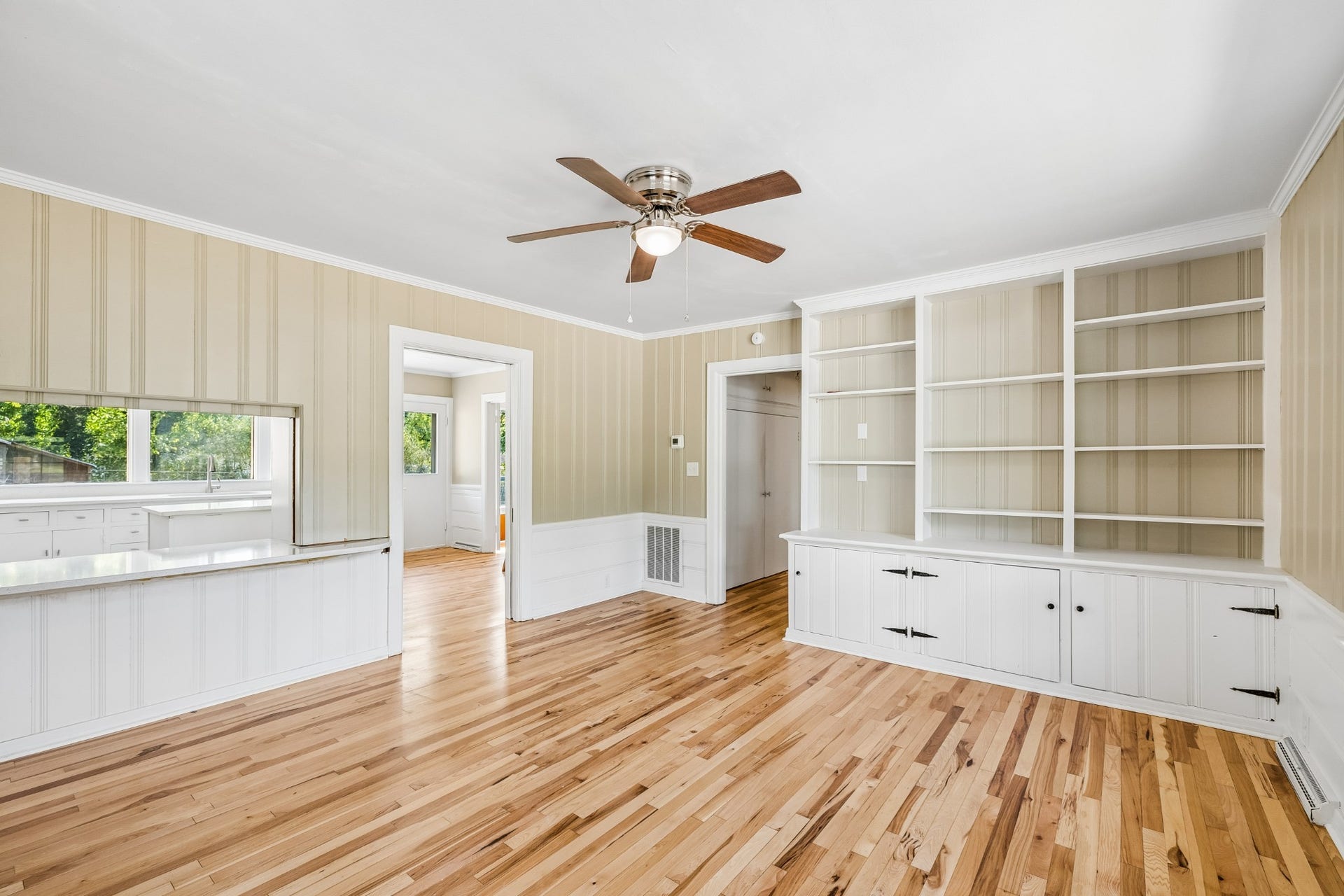 909 Hillcrest Ave, Columbia, TN 38401 909 Hillcrest Ave, Columbia, TN 38401