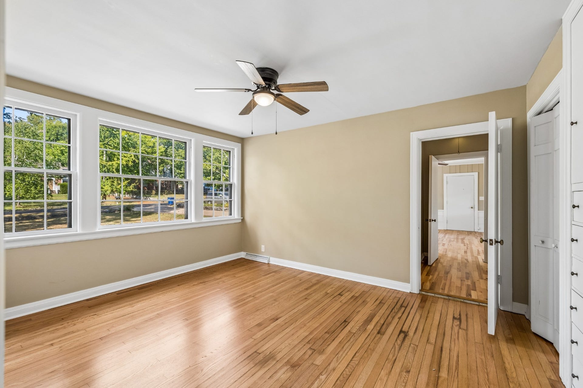 909 Hillcrest Ave, Columbia, TN 38401 909 Hillcrest Ave, Columbia, TN 38401
