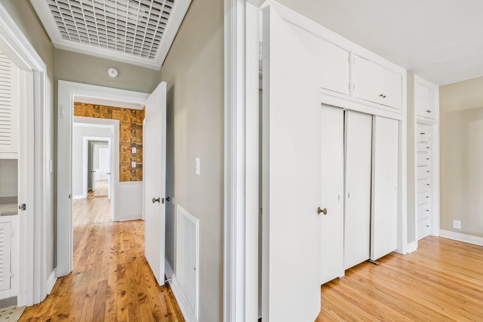 909 Hillcrest Ave, Columbia, TN 38401 909 Hillcrest Ave, Columbia, TN 38401
