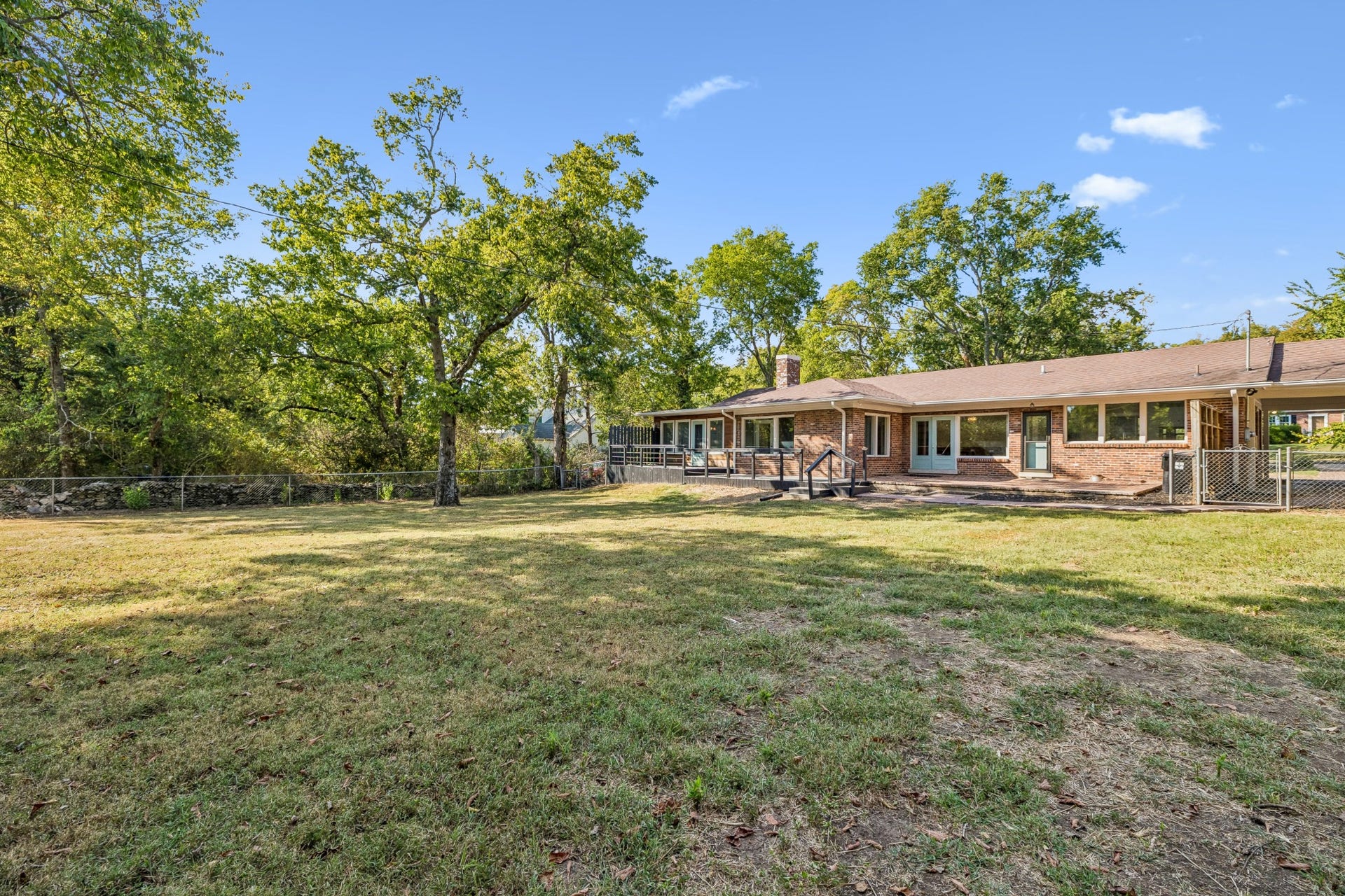 909 Hillcrest Ave, Columbia, TN 38401 909 Hillcrest Ave, Columbia, TN 38401