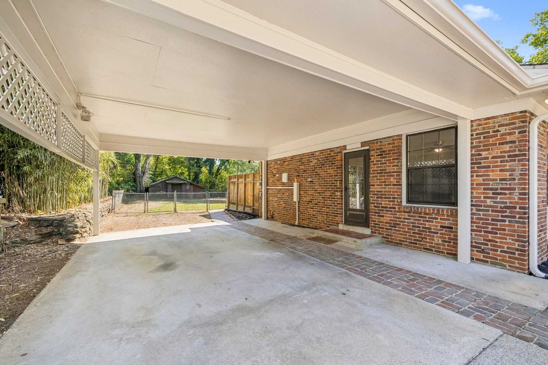 909 Hillcrest Ave, Columbia, TN 38401 909 Hillcrest Ave, Columbia, TN 38401