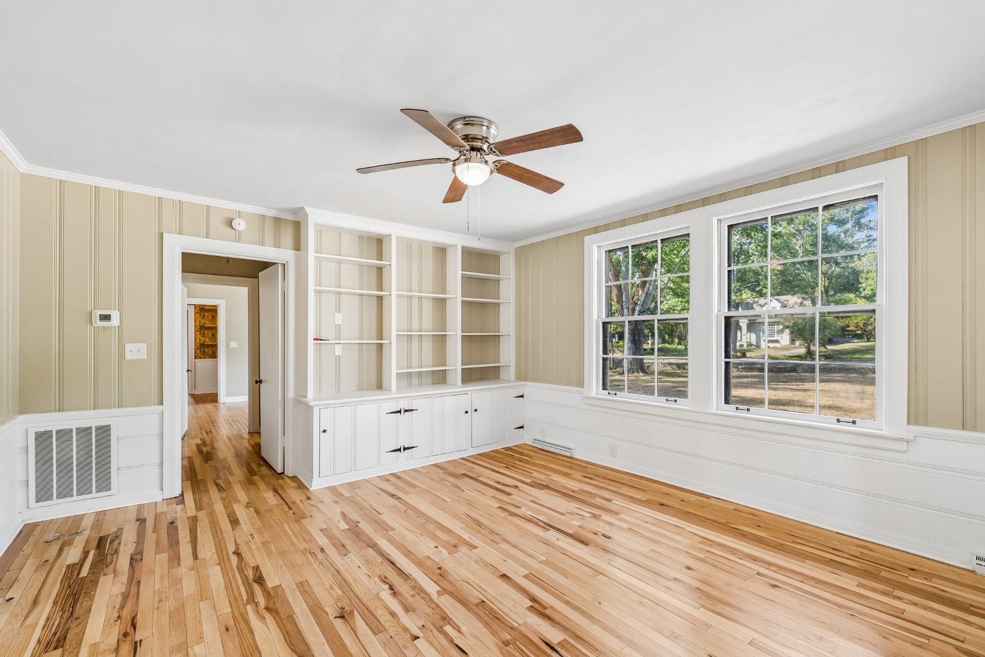 909 Hillcrest Ave, Columbia, TN 38401 909 Hillcrest Ave, Columbia, TN 38401