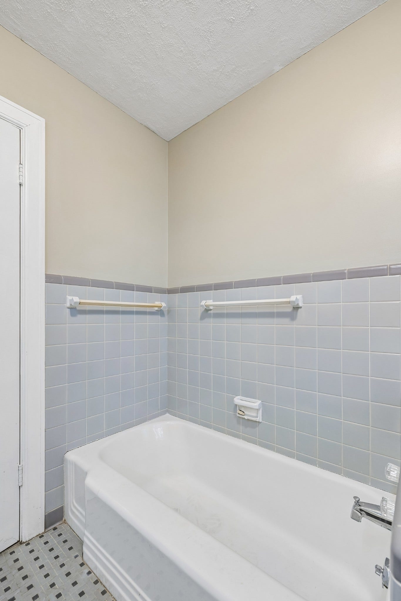 909 Hillcrest Ave, Columbia, TN 38401 909 Hillcrest Ave, Columbia, TN 38401