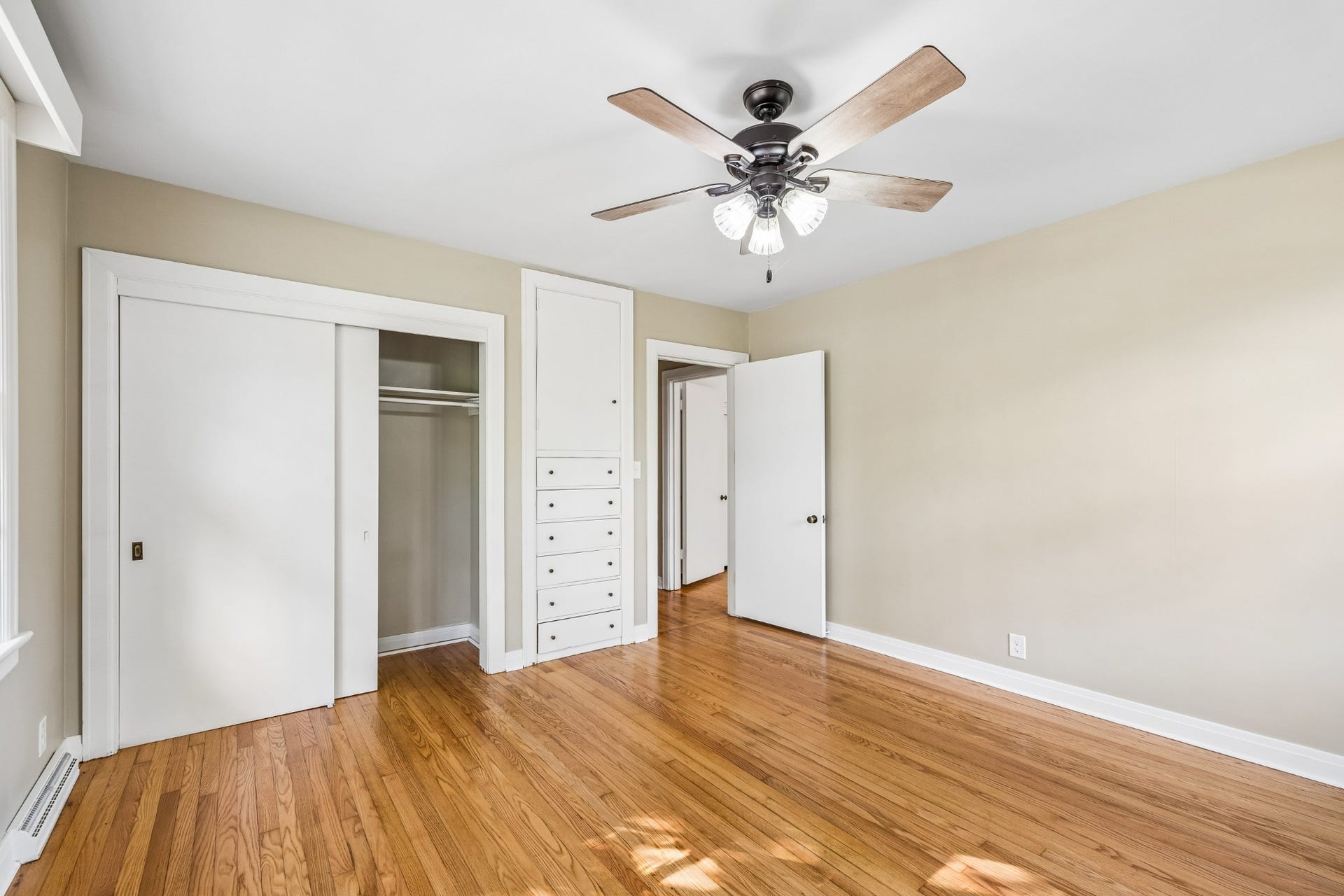 909 Hillcrest Ave, Columbia, TN 38401 909 Hillcrest Ave, Columbia, TN 38401
