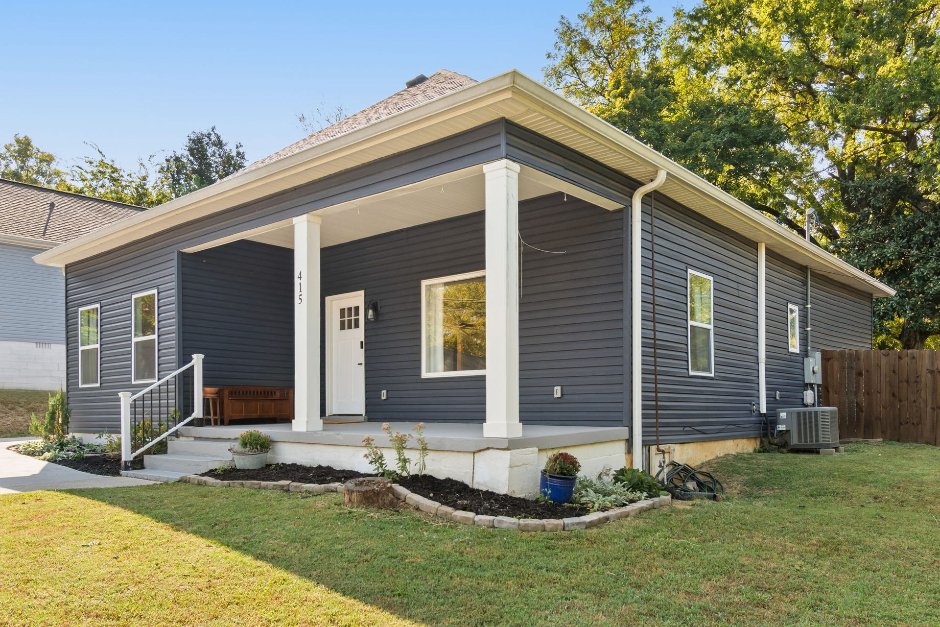 415 W 13th St, Columbia, TN 38401 415 W 13th St, Columbia, TN 38401