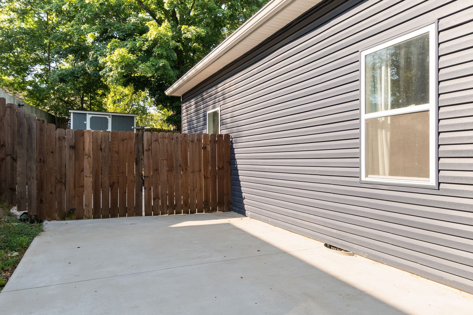 415 W 13th St, Columbia, TN 38401 415 W 13th St, Columbia, TN 38401