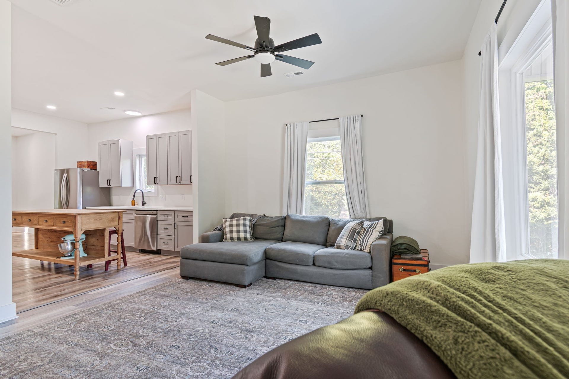 415 W 13th St, Columbia, TN 38401 415 W 13th St, Columbia, TN 38401