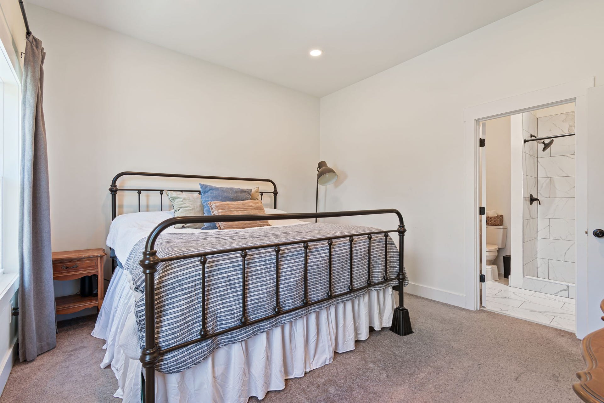 415 W 13th St, Columbia, TN 38401 415 W 13th St, Columbia, TN 38401