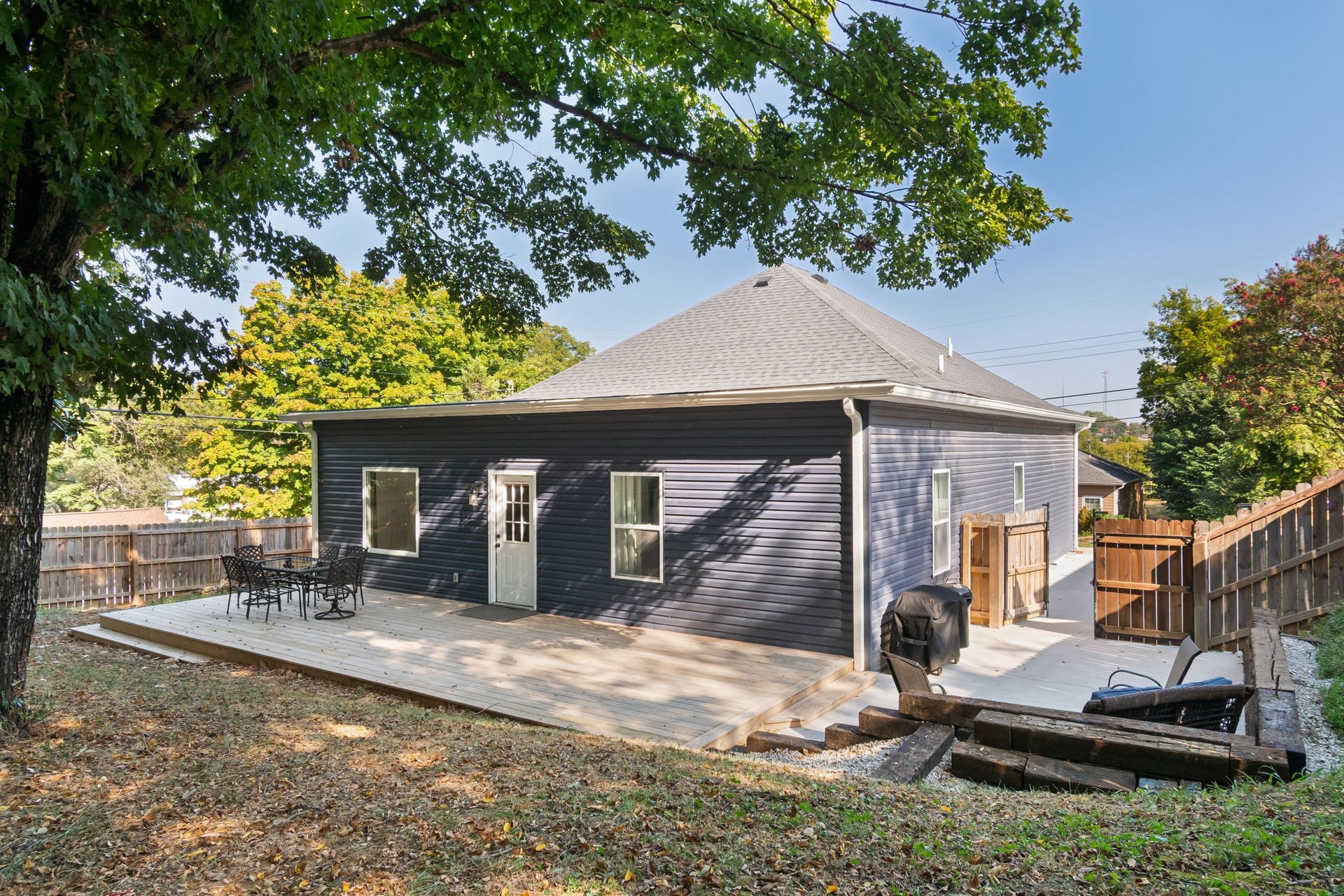 415 W 13th St, Columbia, TN 38401 415 W 13th St, Columbia, TN 38401