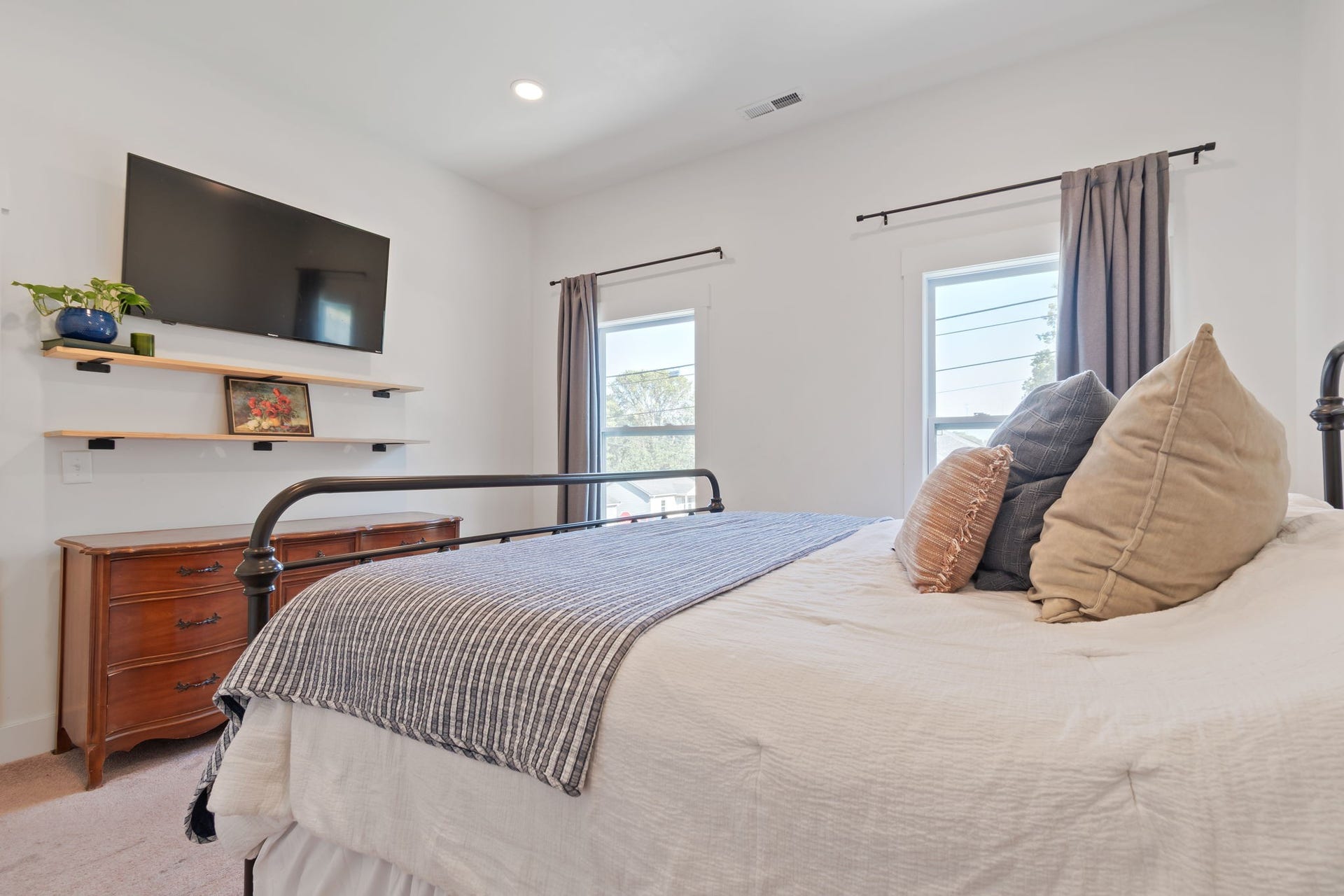 415 W 13th St, Columbia, TN 38401 415 W 13th St, Columbia, TN 38401