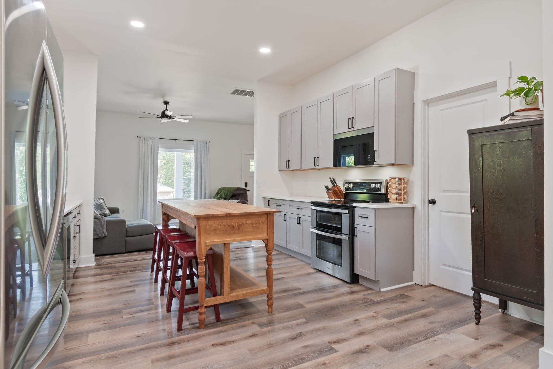 415 W 13th St, Columbia, TN 38401 415 W 13th St, Columbia, TN 38401