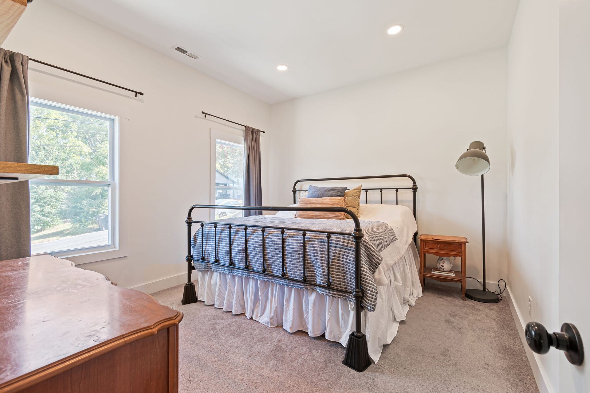 415 W 13th St, Columbia, TN 38401 415 W 13th St, Columbia, TN 38401