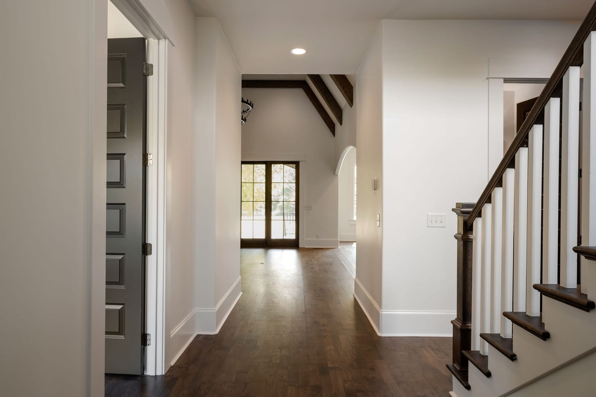 4020 Jessica Ln, Franklin, TN 37064 coming in through the front door