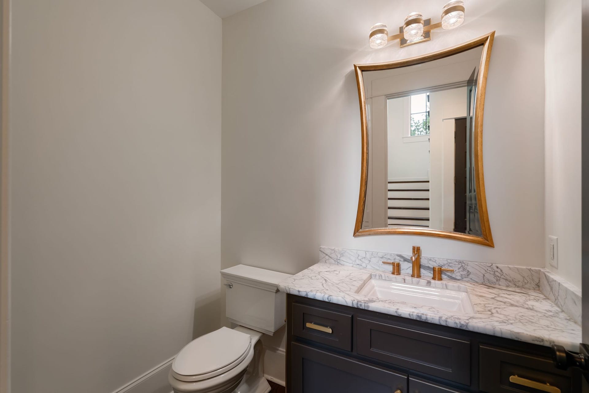 4020 Jessica Ln, Franklin, TN 37064 1/2 bath downstairs in hallway