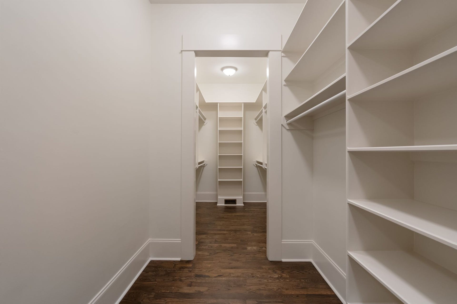 4735 Peytonsville rd, Franklin, TN 37064 master closet