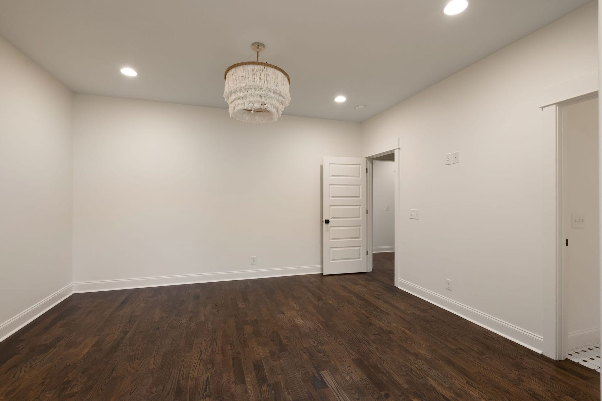 4735 Peytonsville rd, Franklin, TN 37064 2nd bedroom upstairs with attached bath