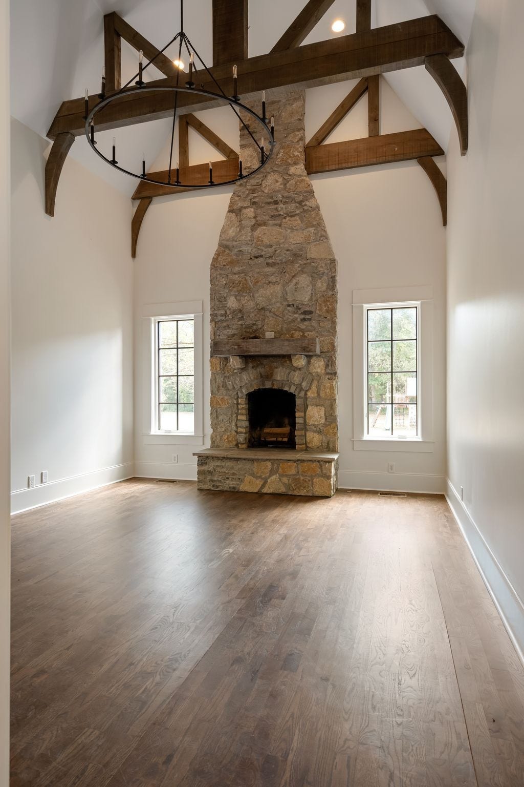 4735 Peytonsville rd, Franklin, TN 37064 high ceilings with chandelier
