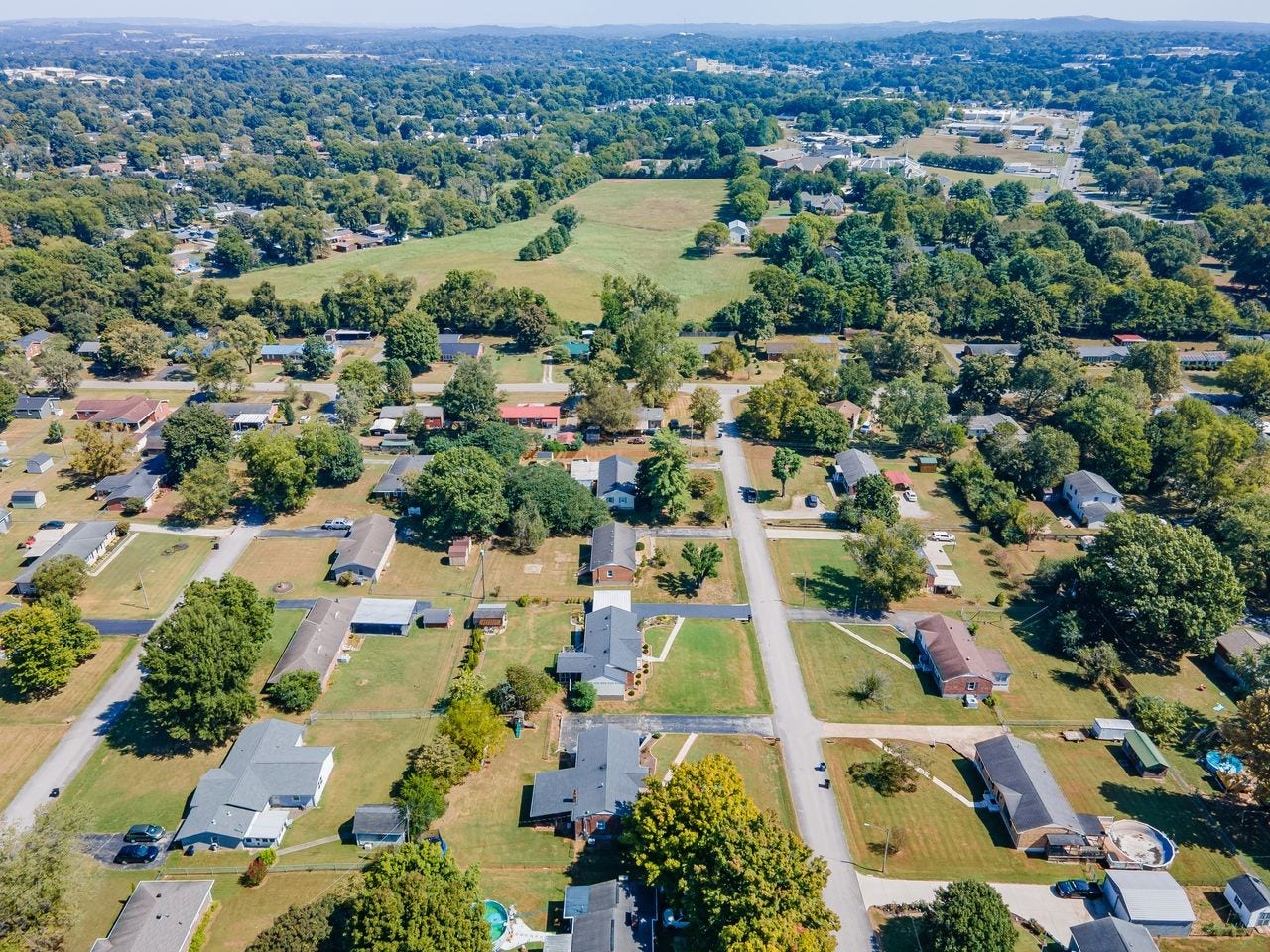3004 Knud Dr, Columbia, TN 38401 Established neighborhood with lots of trees!
