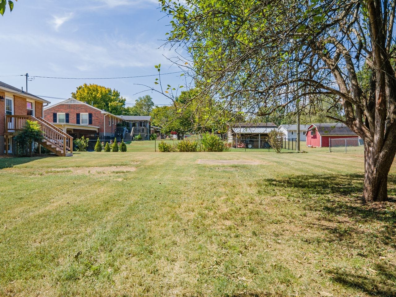 3004 Knud Dr, Columbia, TN 38401 Beautiful level backyard