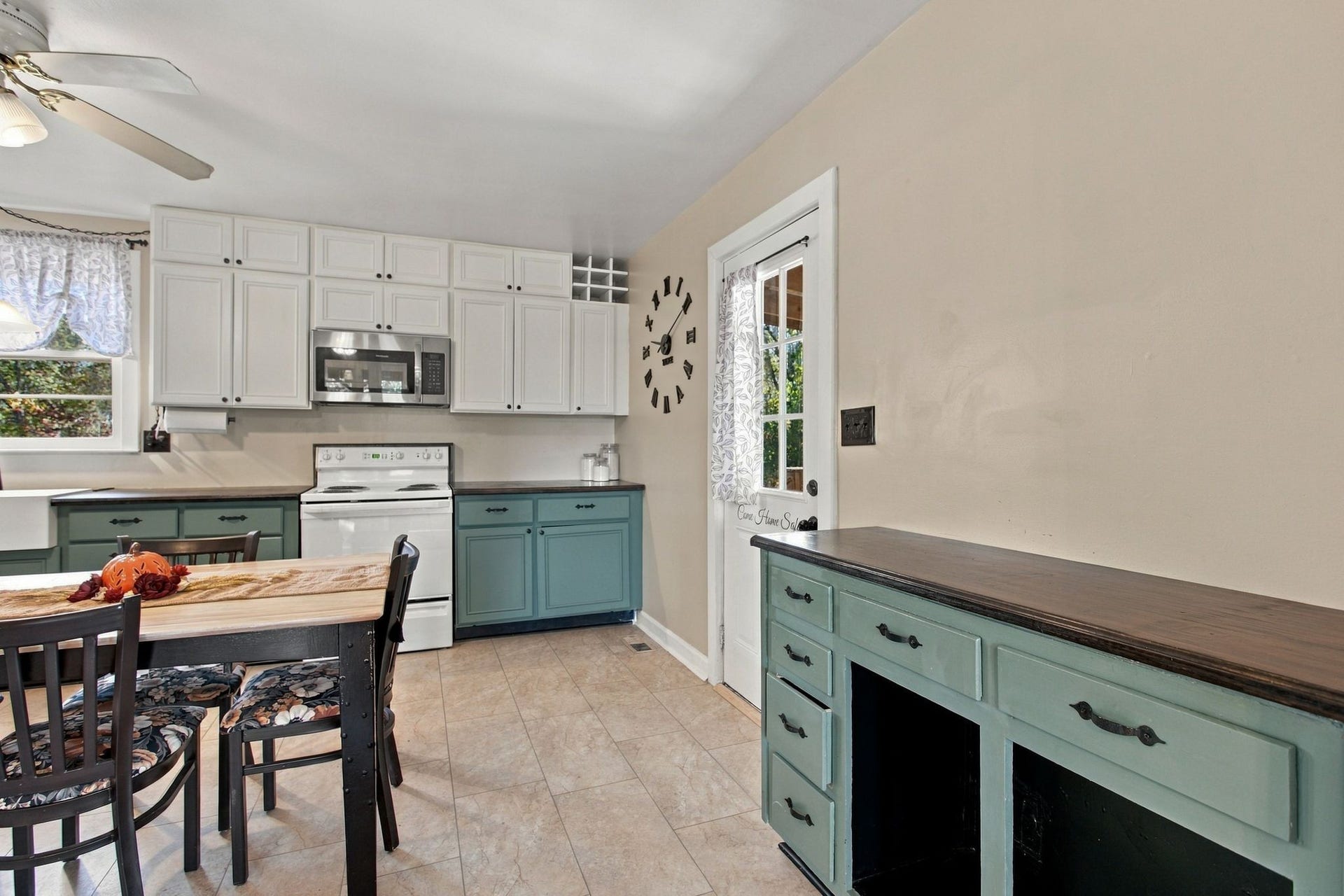 3561 Tobe Robertson Rd, Columbia, TN 38401 3561 Tobe Robertson Rd, Columbia, TN 38401